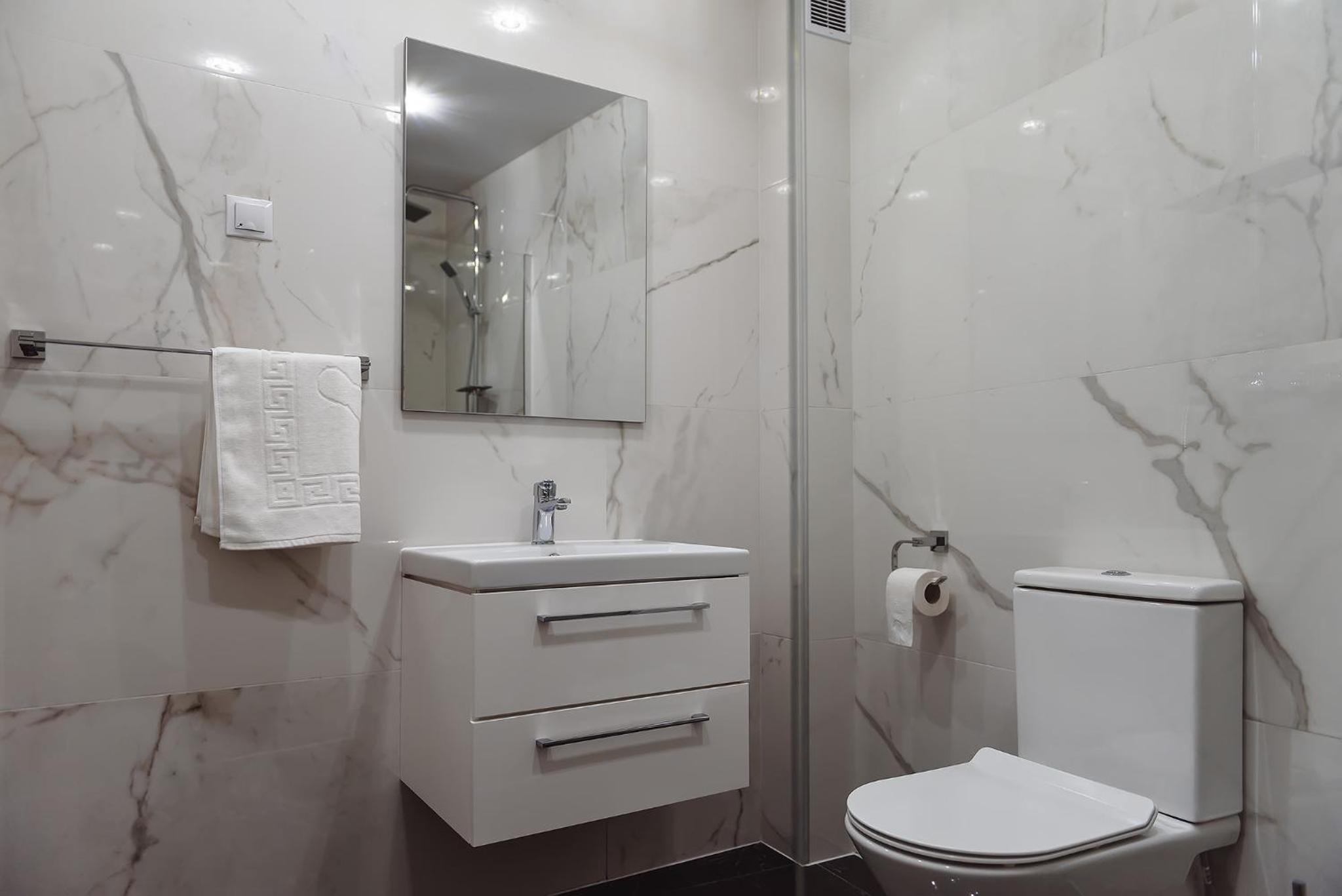 One-Bedroom Apartment - Photo 4