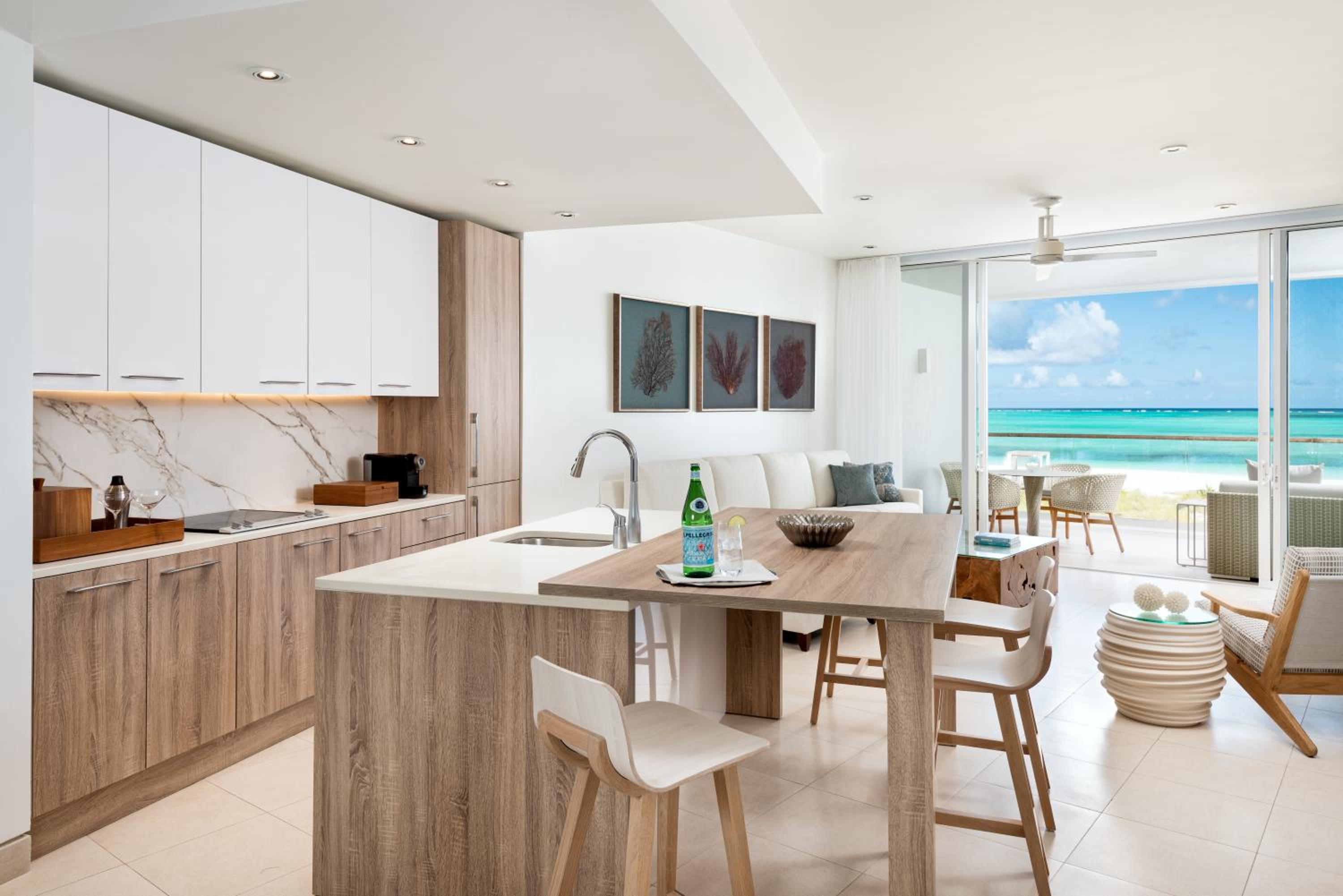 One Bedroom Oceanfront Suite - Photo 1