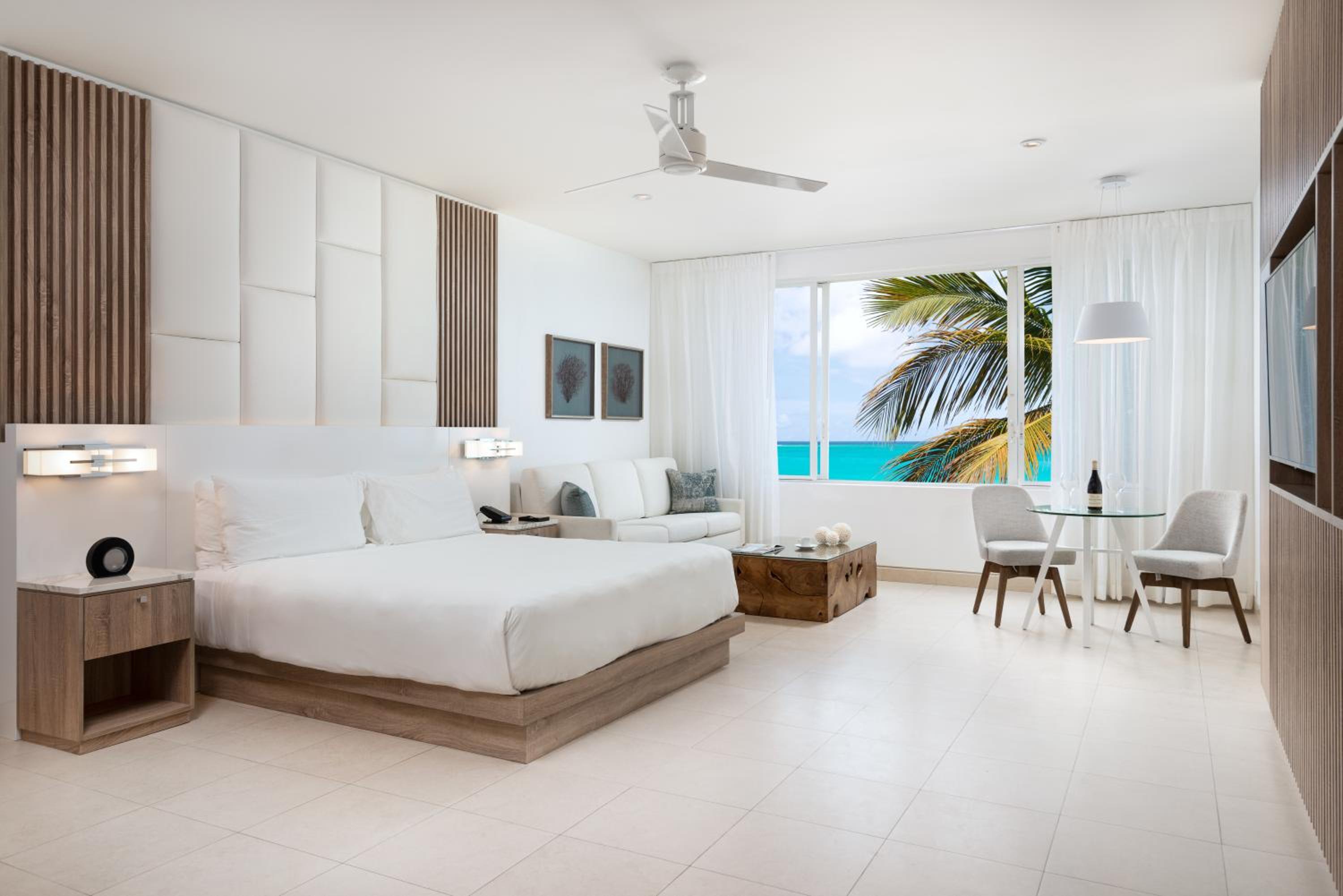 Oceanfront Grand Studio - Photo 3