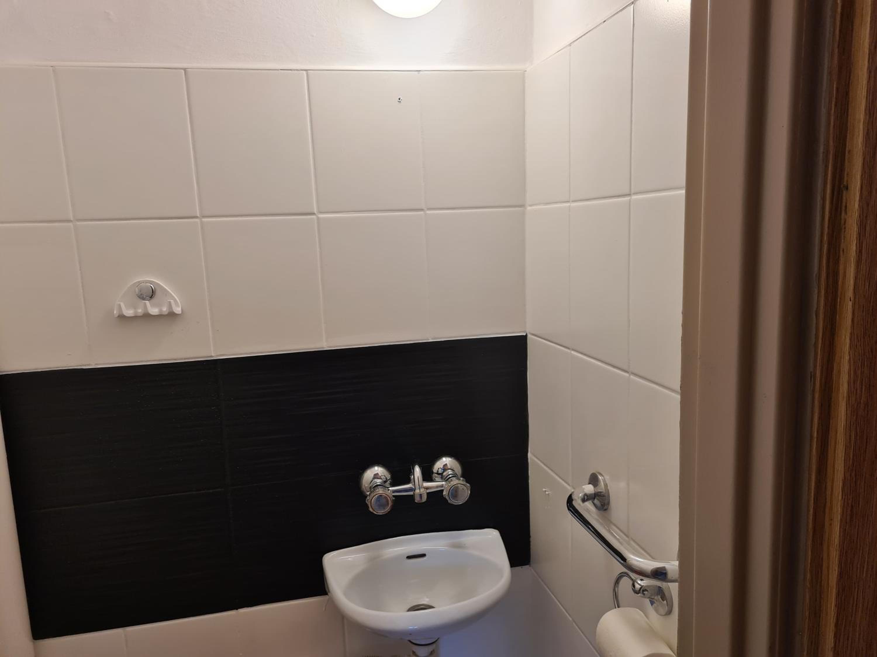 Two-Bedroom Apartment - Photo 9