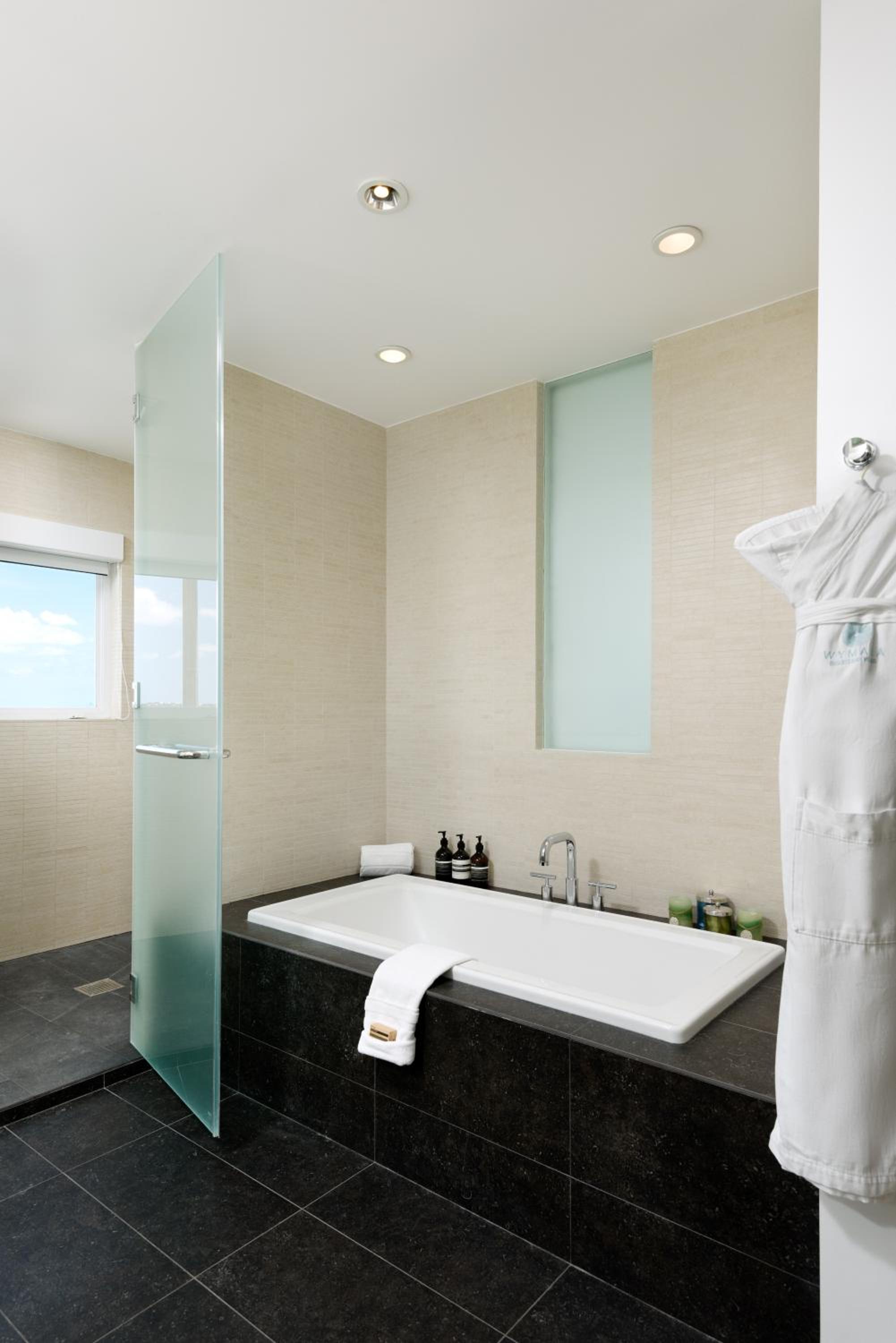 Two-Bedroom Suite - Photo 5