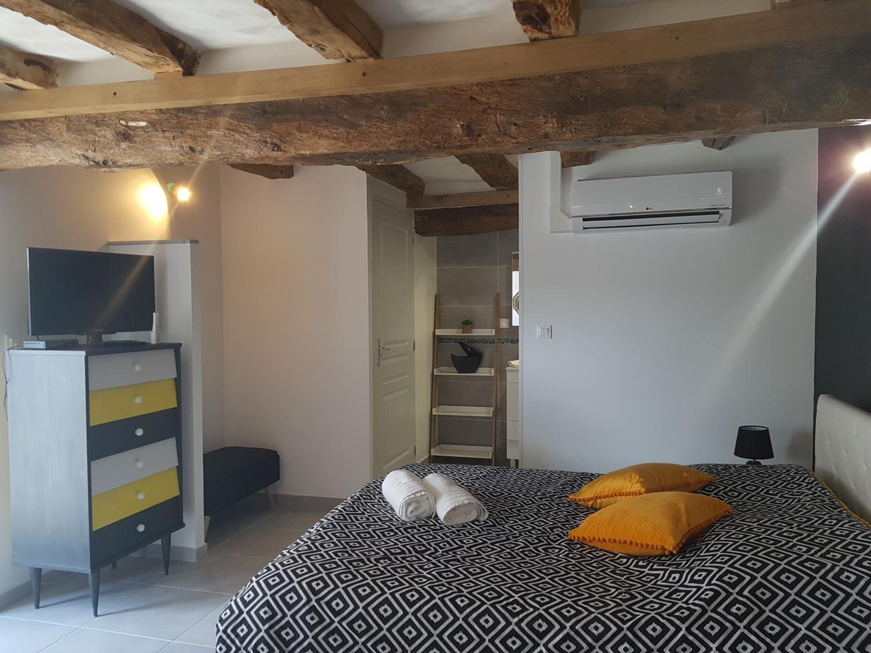 Double Room with Private Bathroom - Photo 6