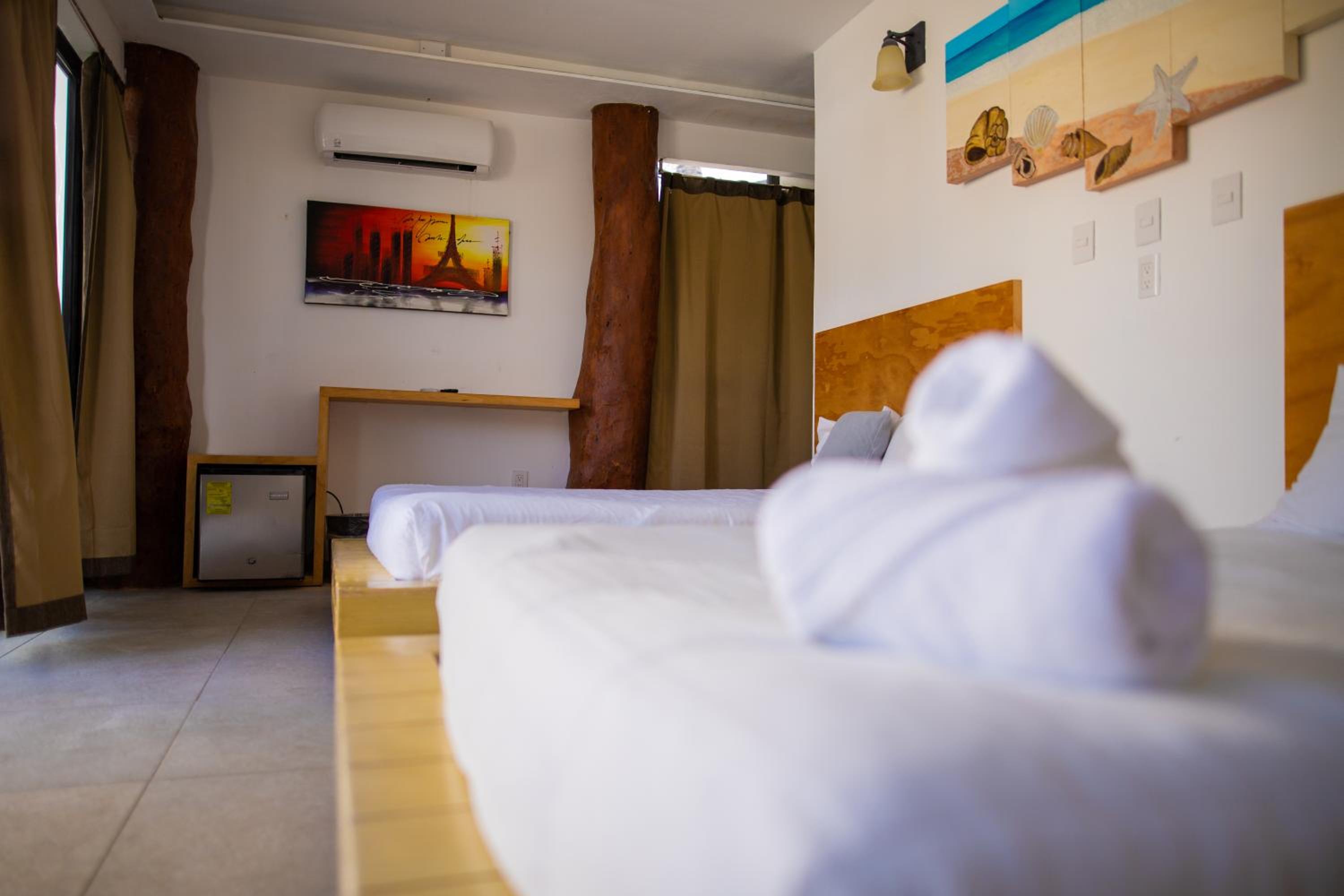 Deluxe King Room - Photo 1