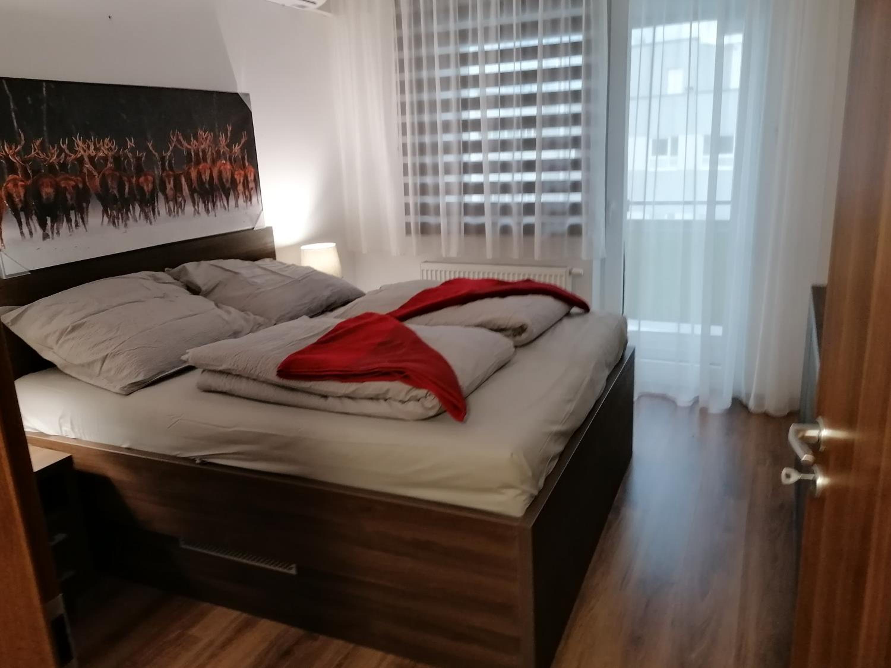 One-Bedroom Apartment - Photo 5