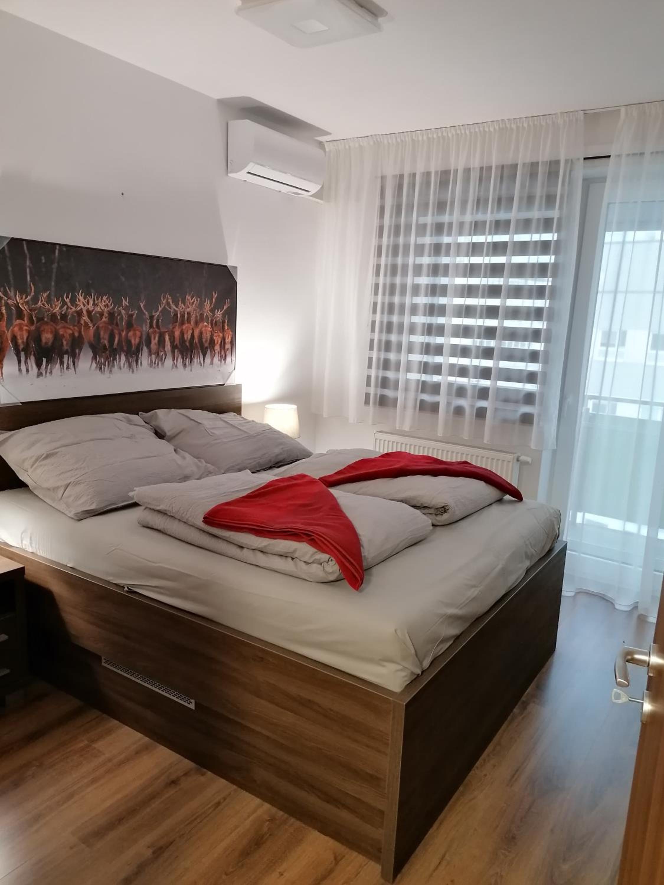 One-Bedroom Apartment - Photo 8