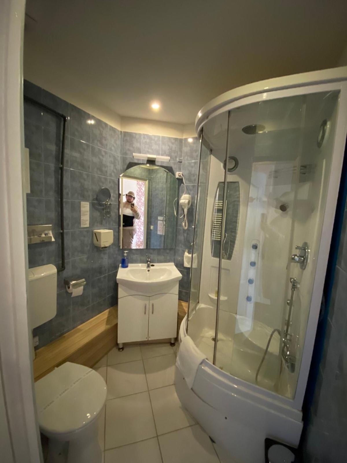 Double Room - Photo 18