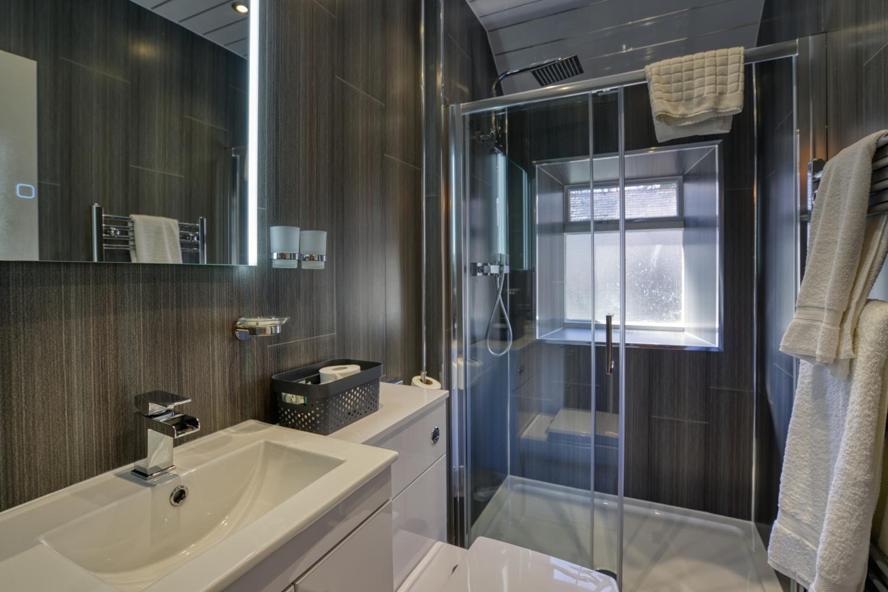 Deluxe King Room photo 1
