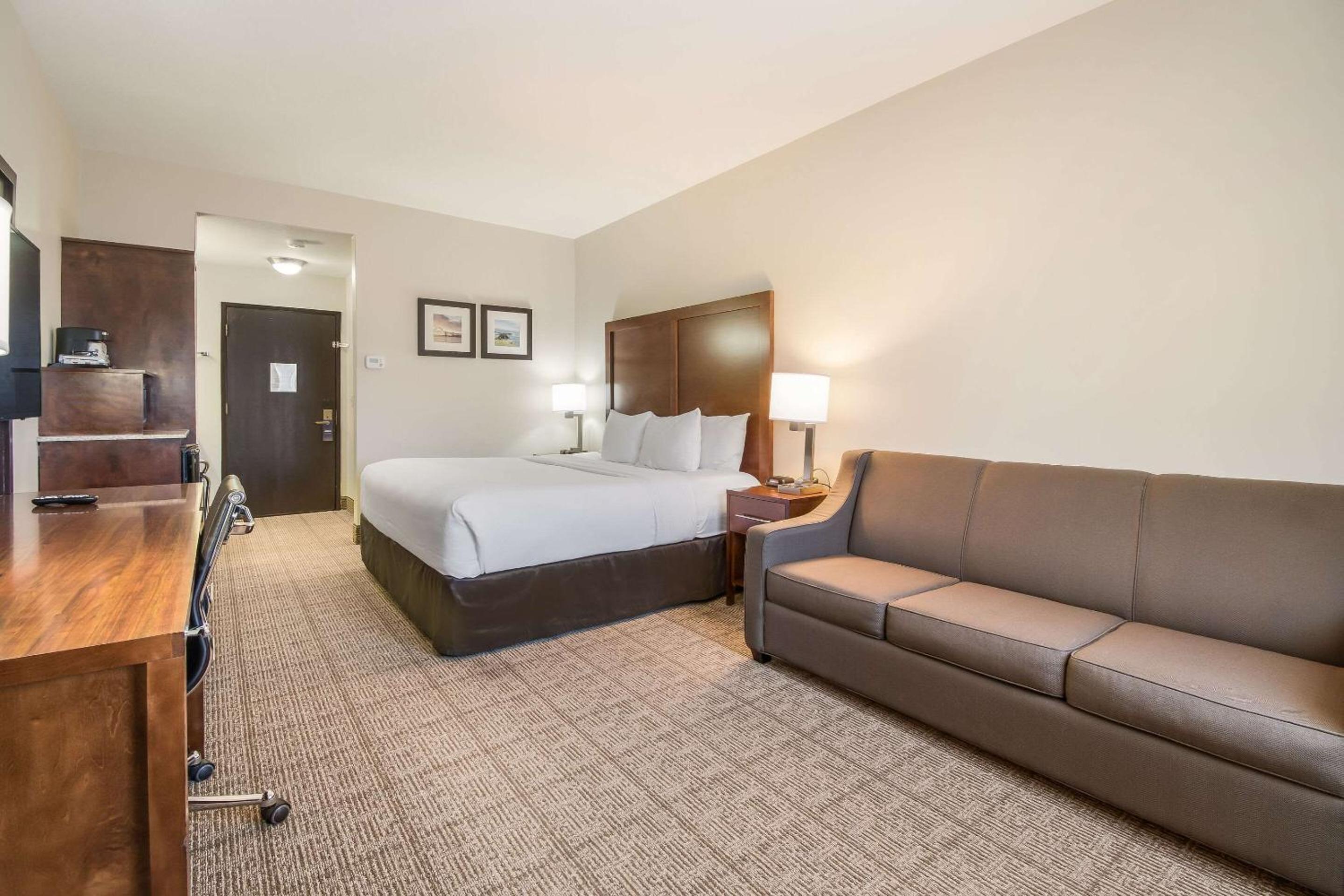 King Room - Non-Smoking - Photo 2