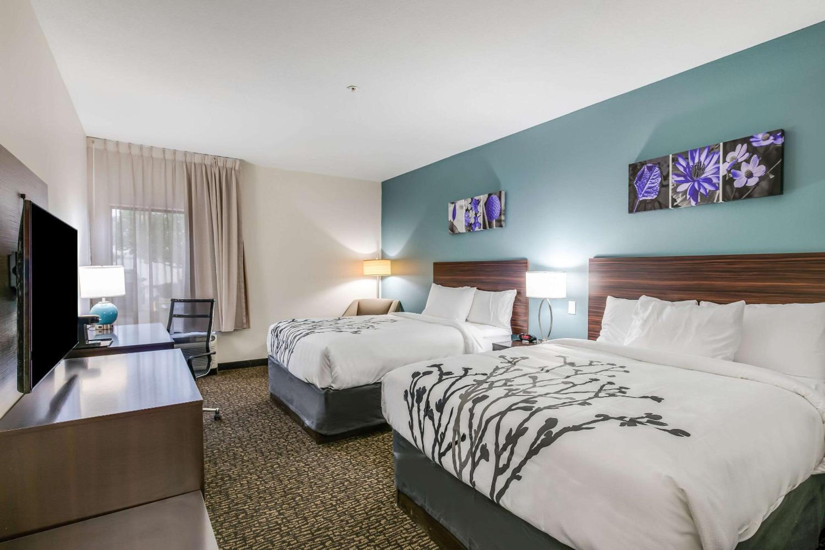 Standard Queen Room with Two Queen Beds - Non Smoking  - Photo 1