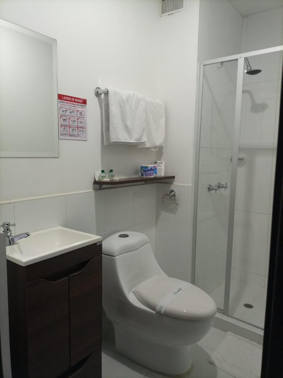 Double or Twin Room photo 3
