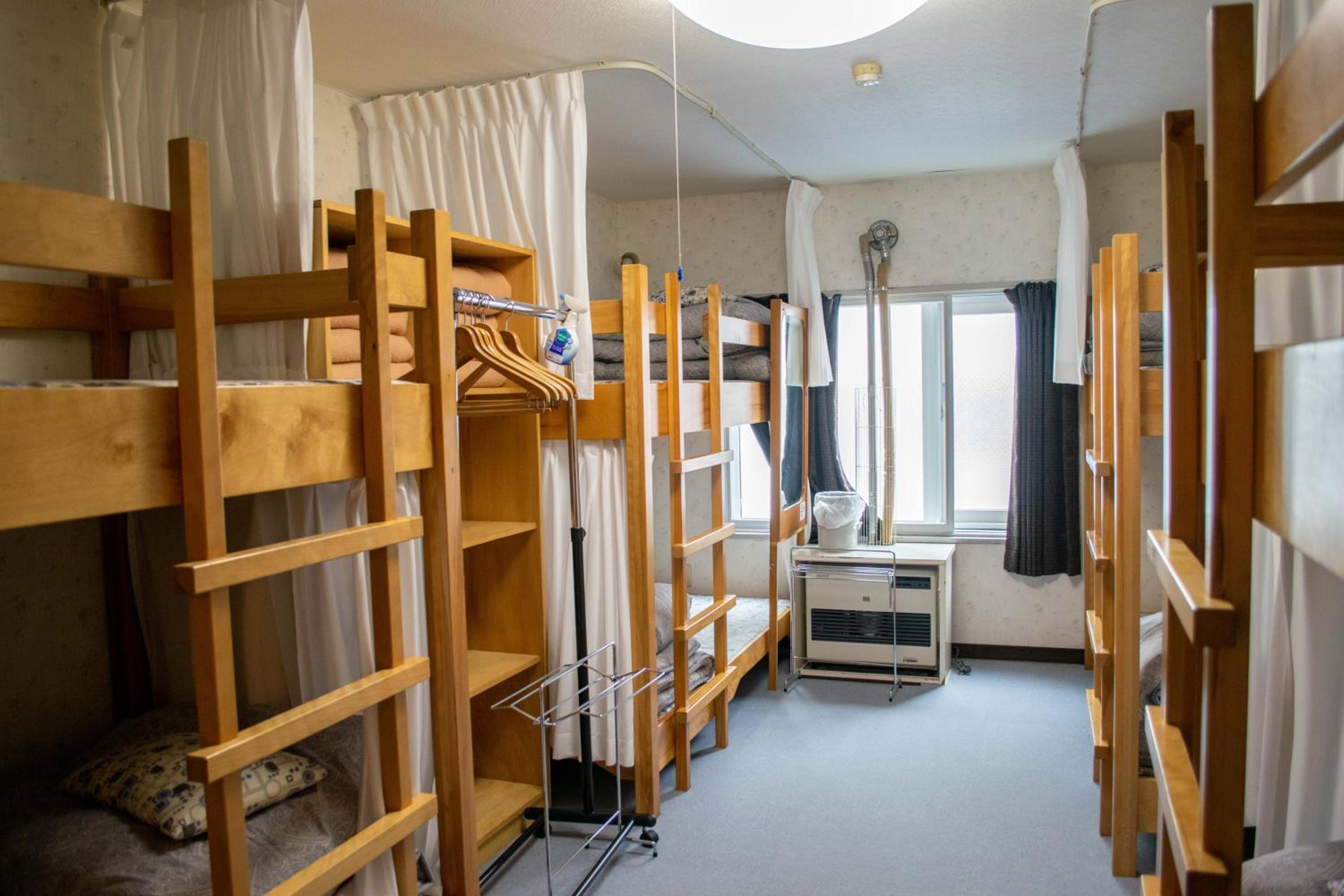 Bed in 6-Bed Mixed Dormitory Room photo 1