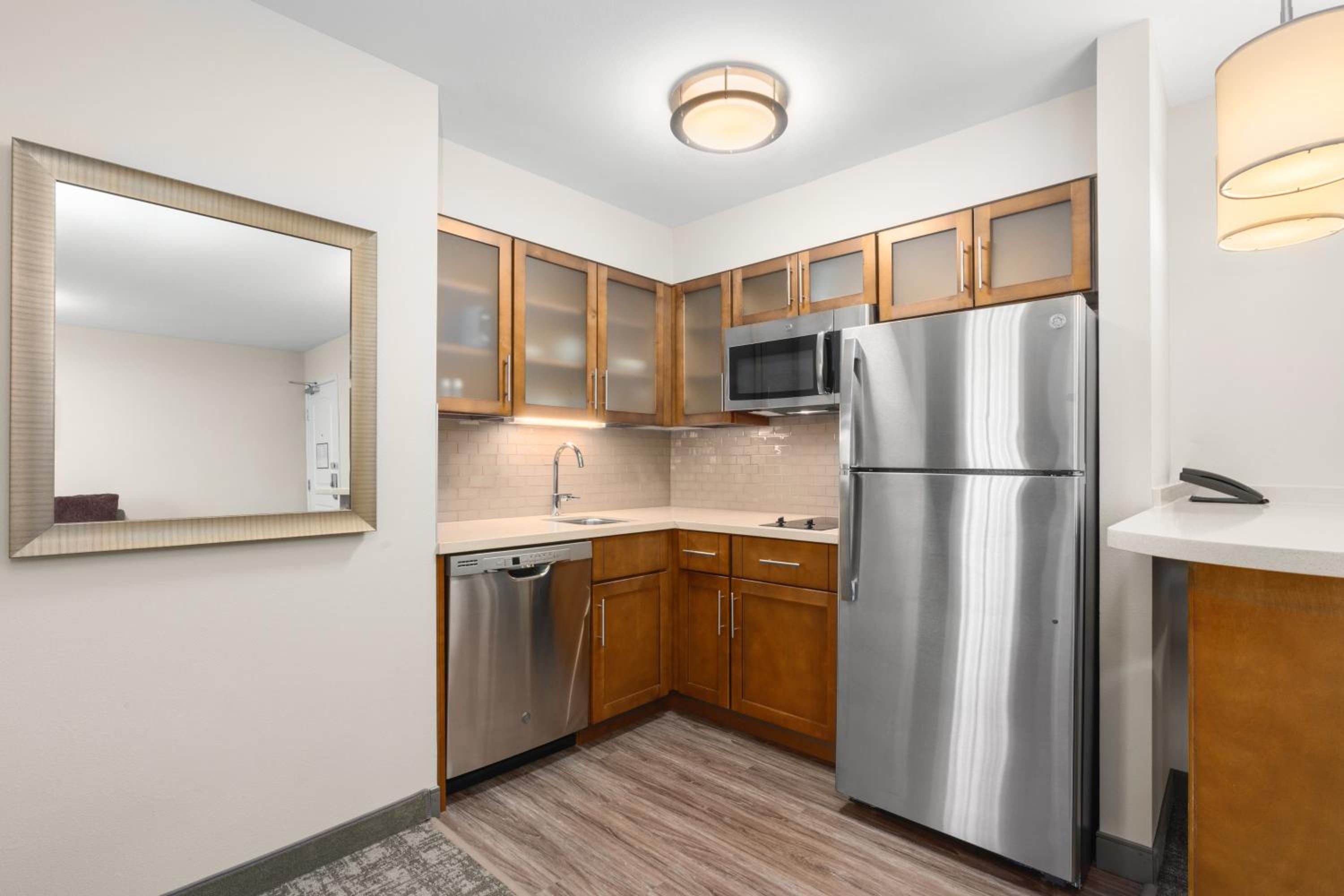 One-Bedroom King Suite - Photo 4