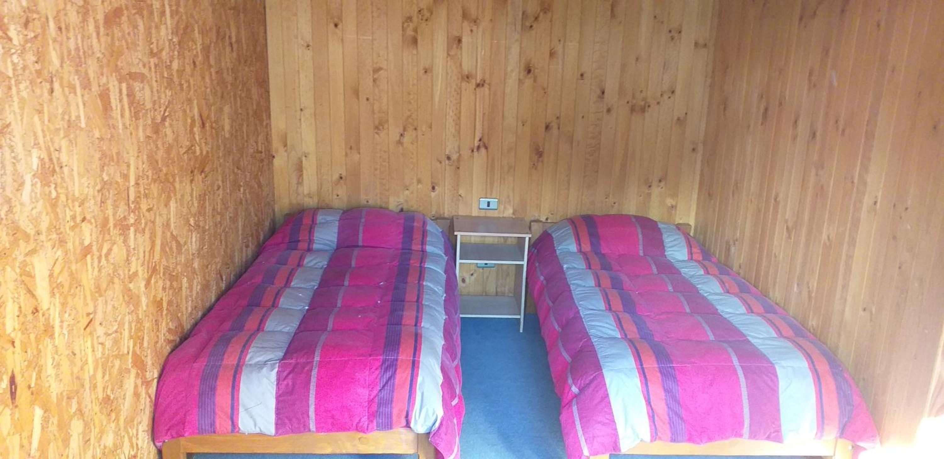Economy Twin Room photo 2