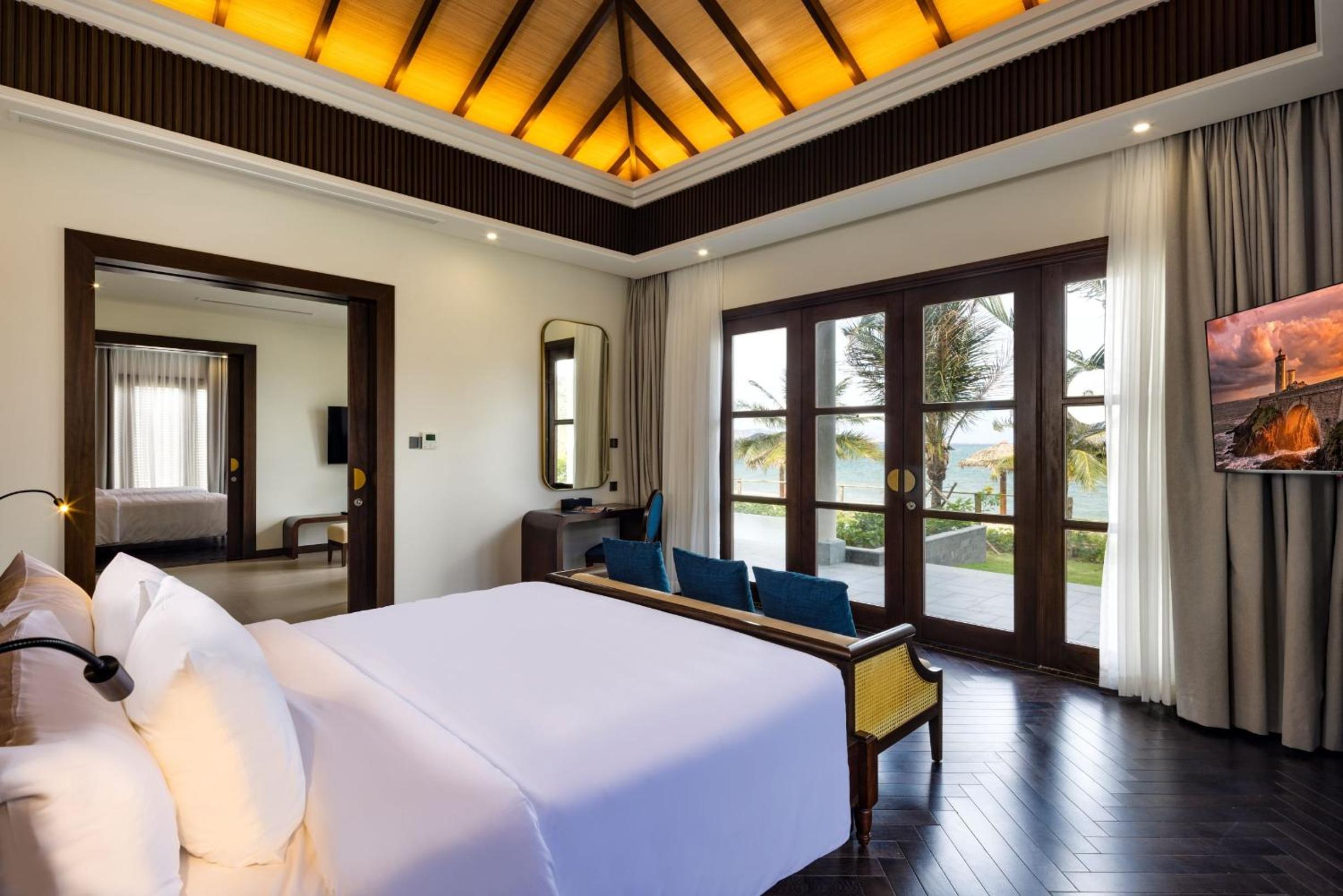 Villa - Beach Front