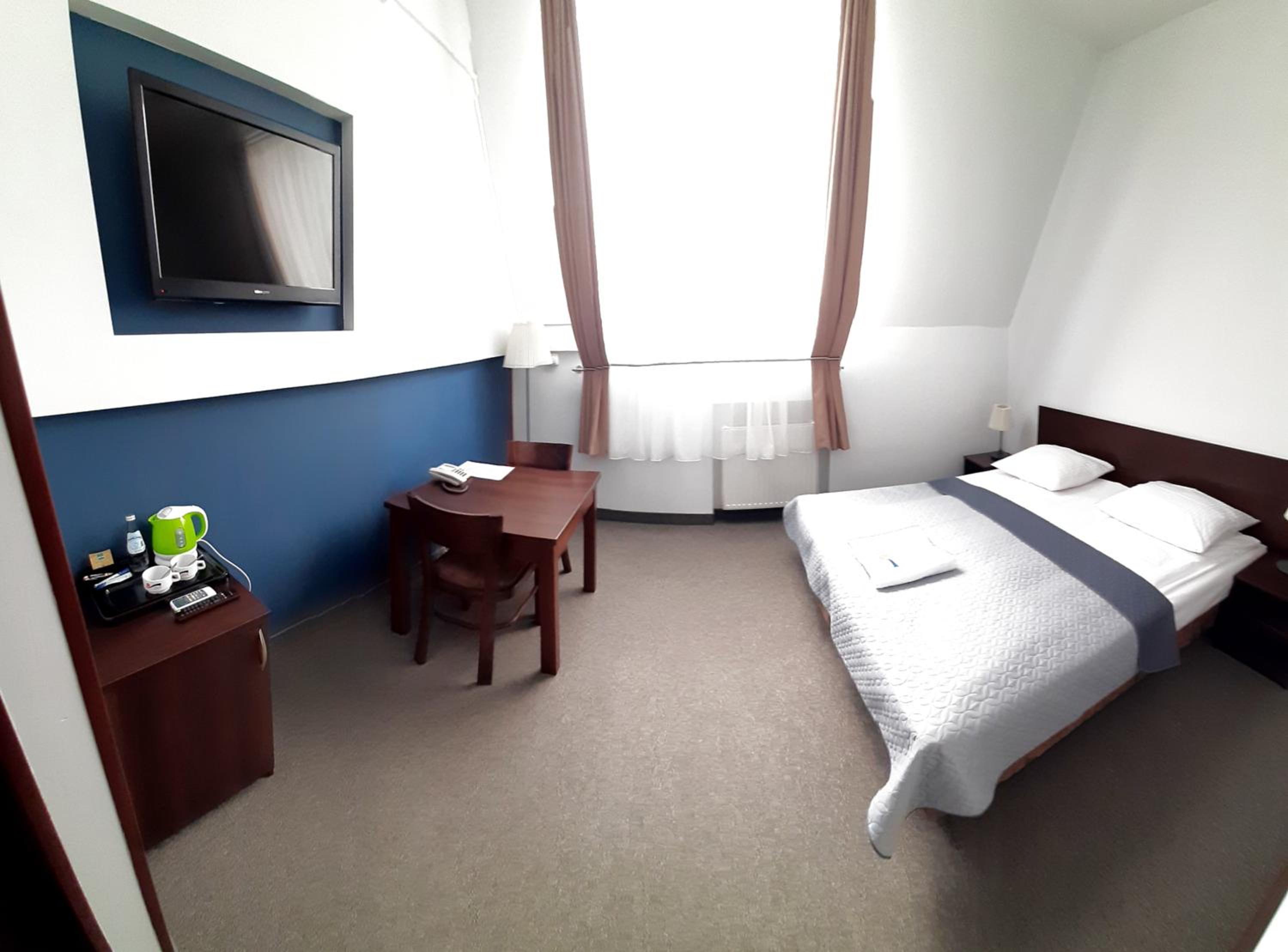 Double or Twin Room - Photo 7