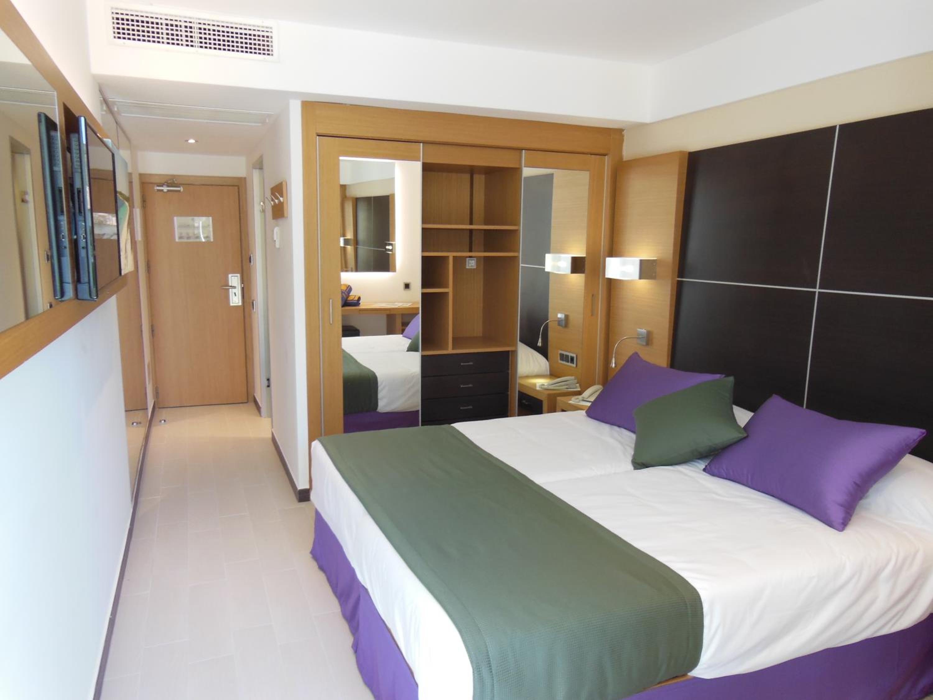 Twin Room - Photo 6