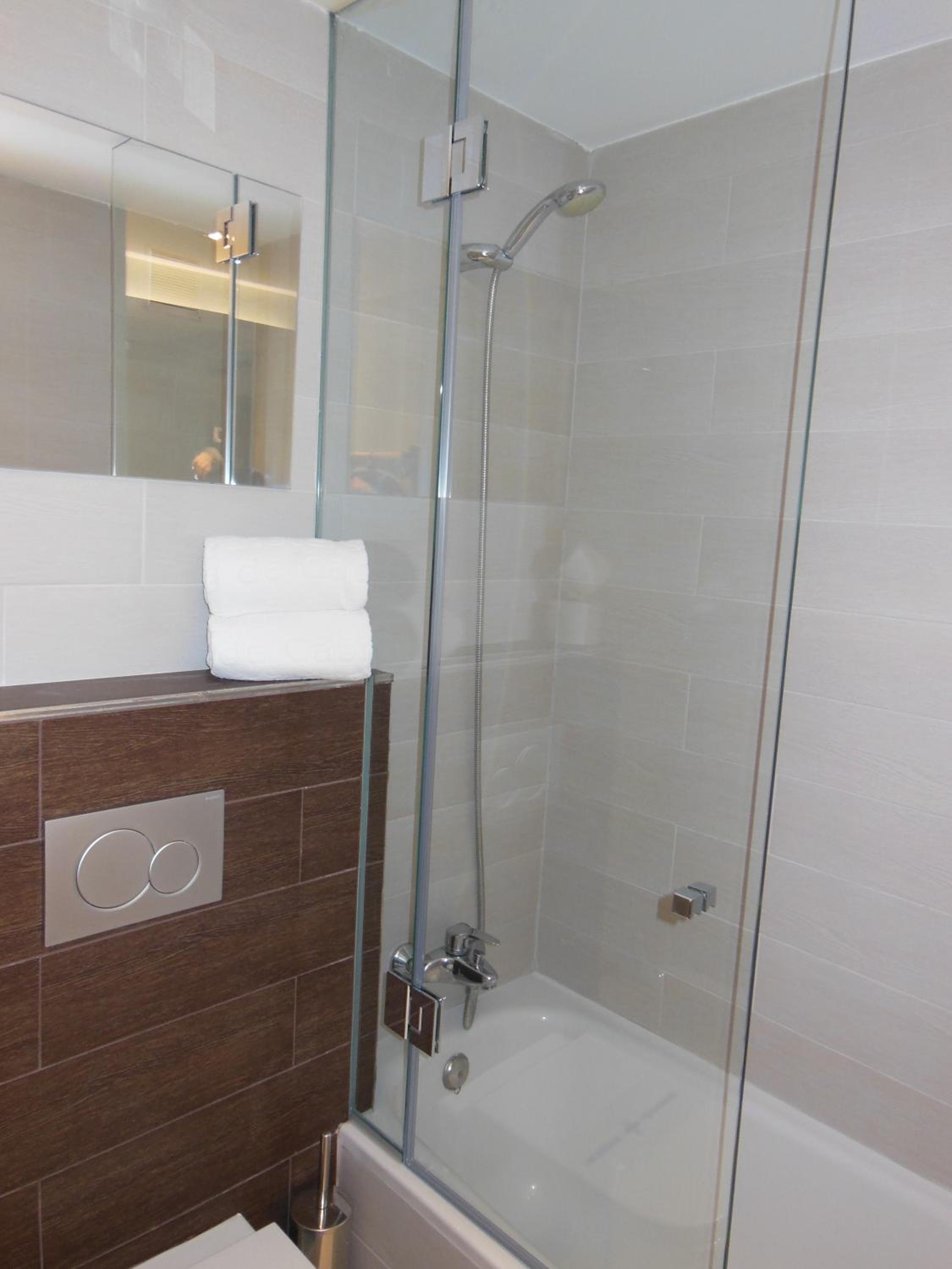 Twin Room - Photo 2