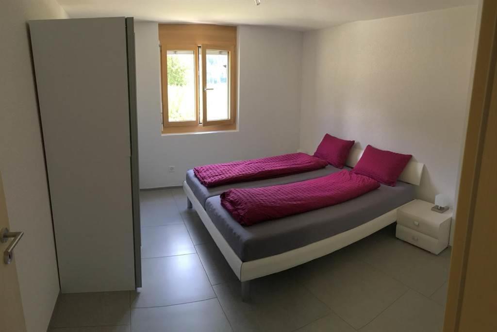 Two-Bedroom Apartment with Shower  photo 2