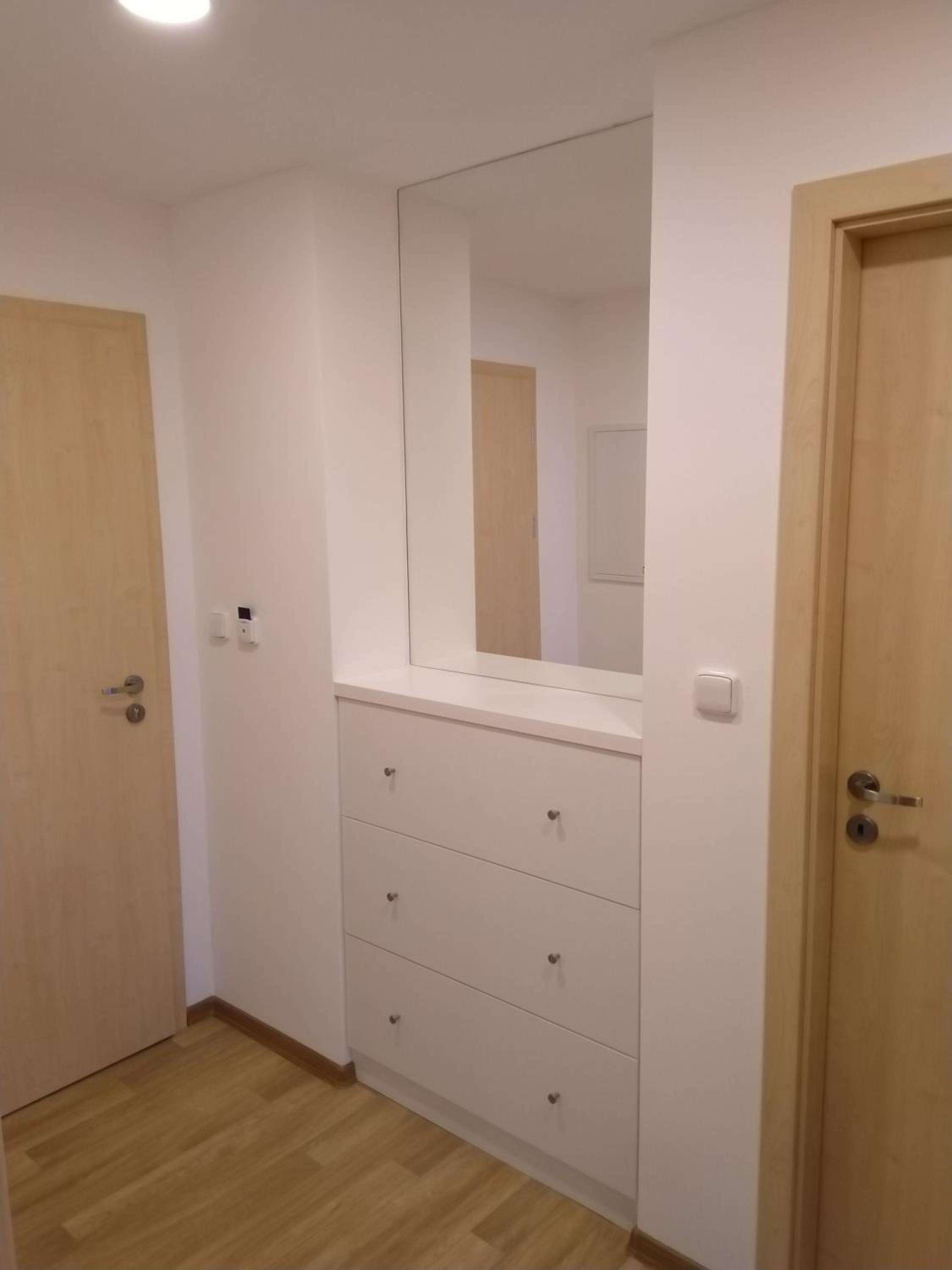 One-Bedroom Apartment photo 3