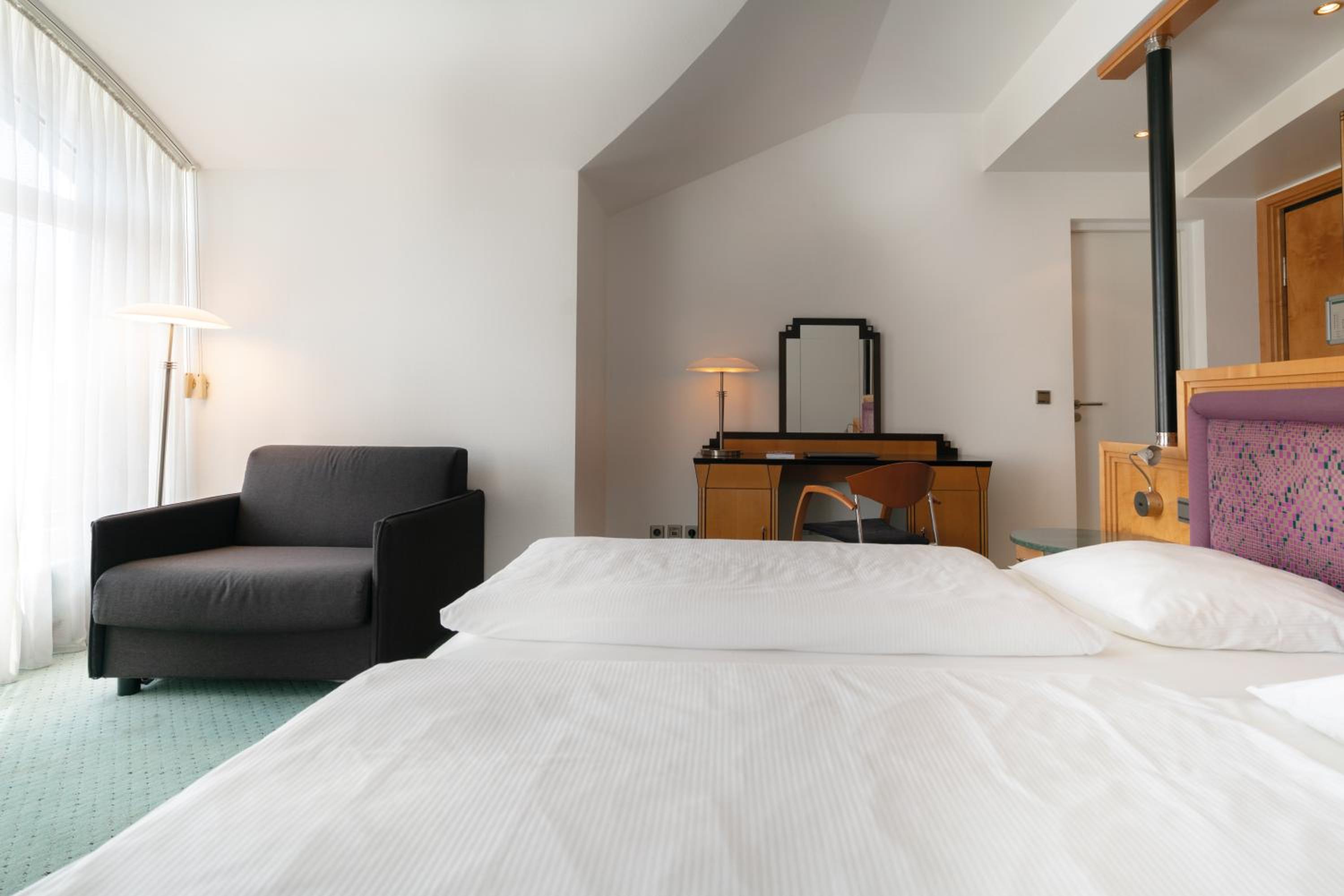 Suite - Photo 3