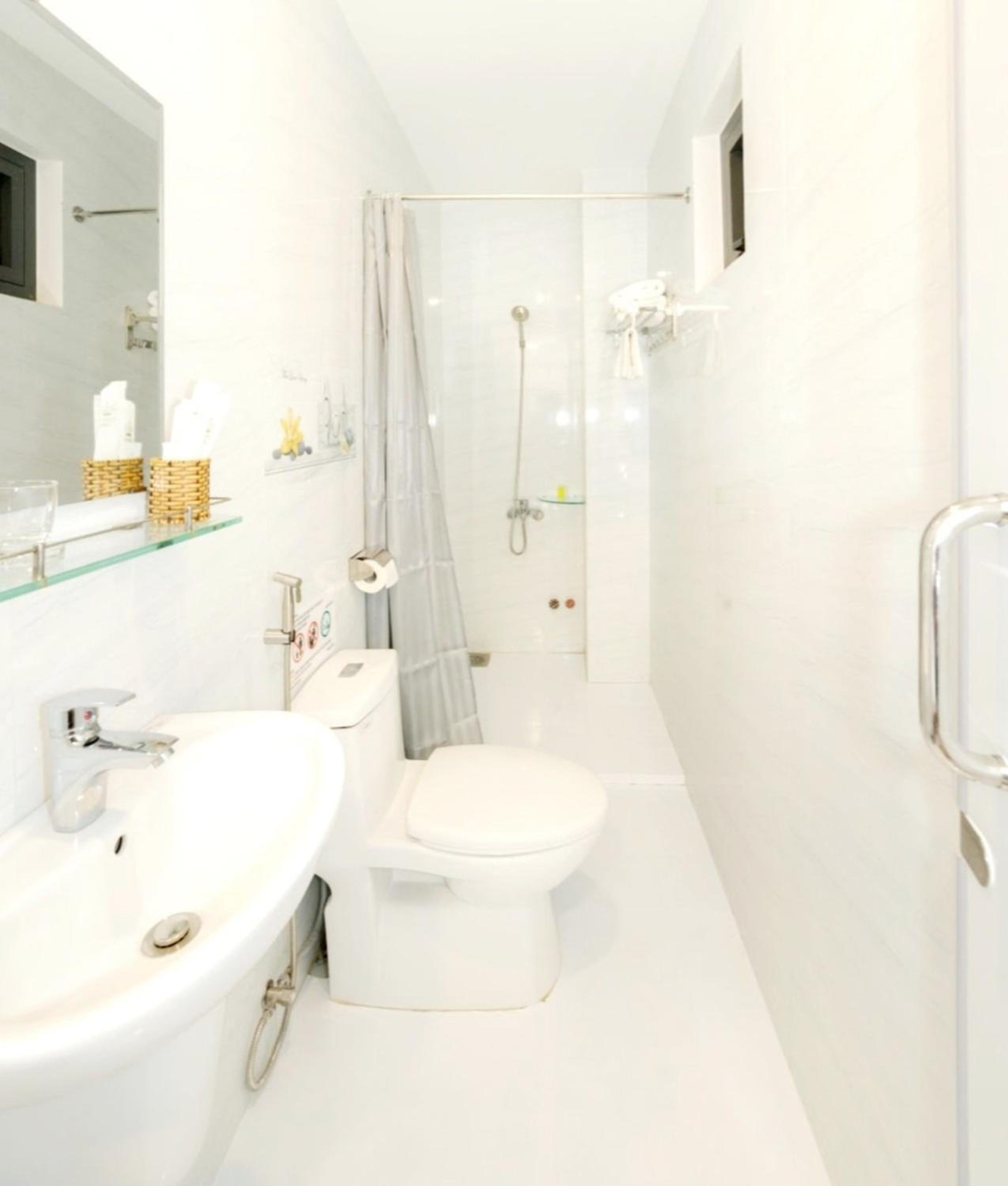 Standard Double Room - Photo 7