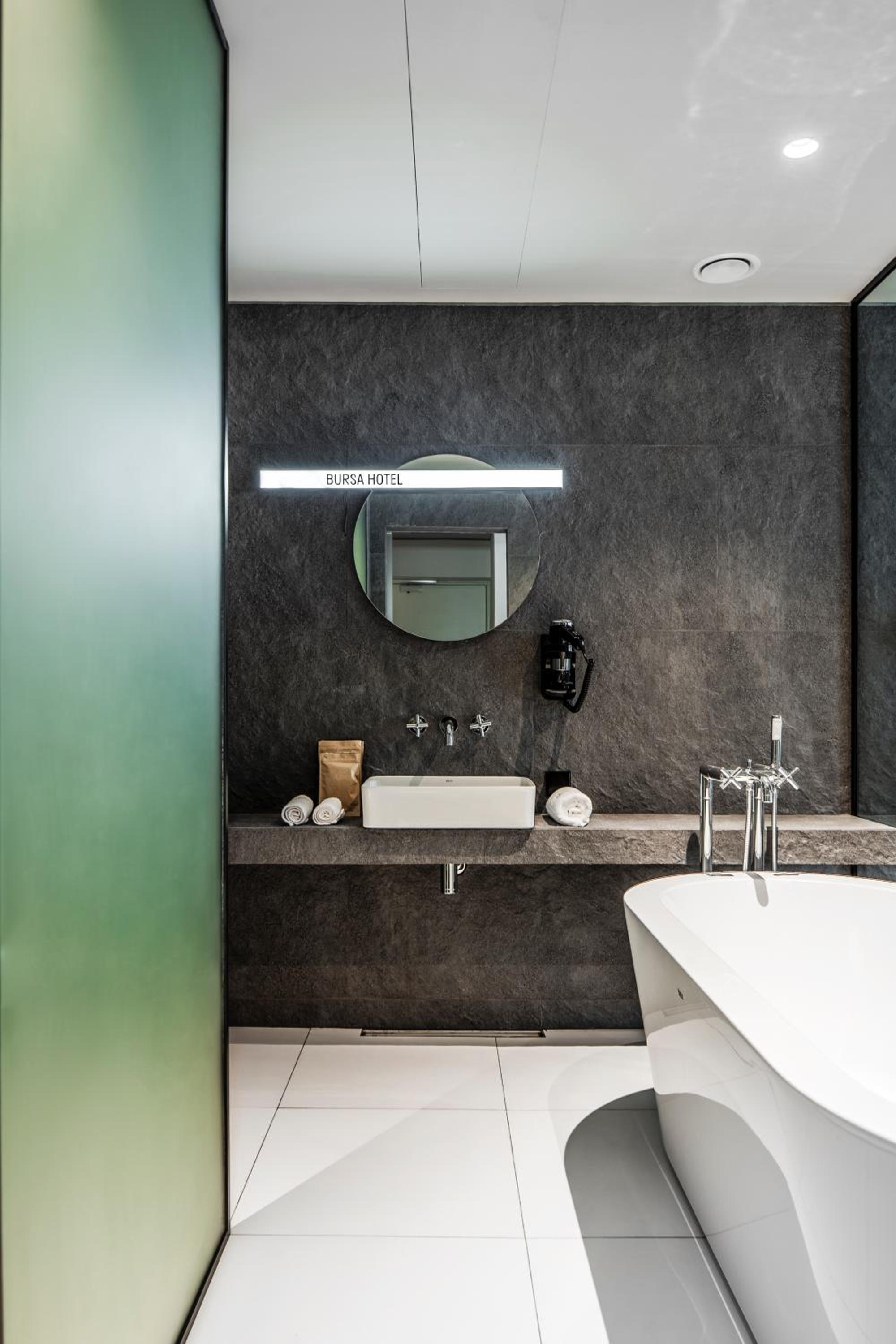 Deluxe Junior Suite photo 2