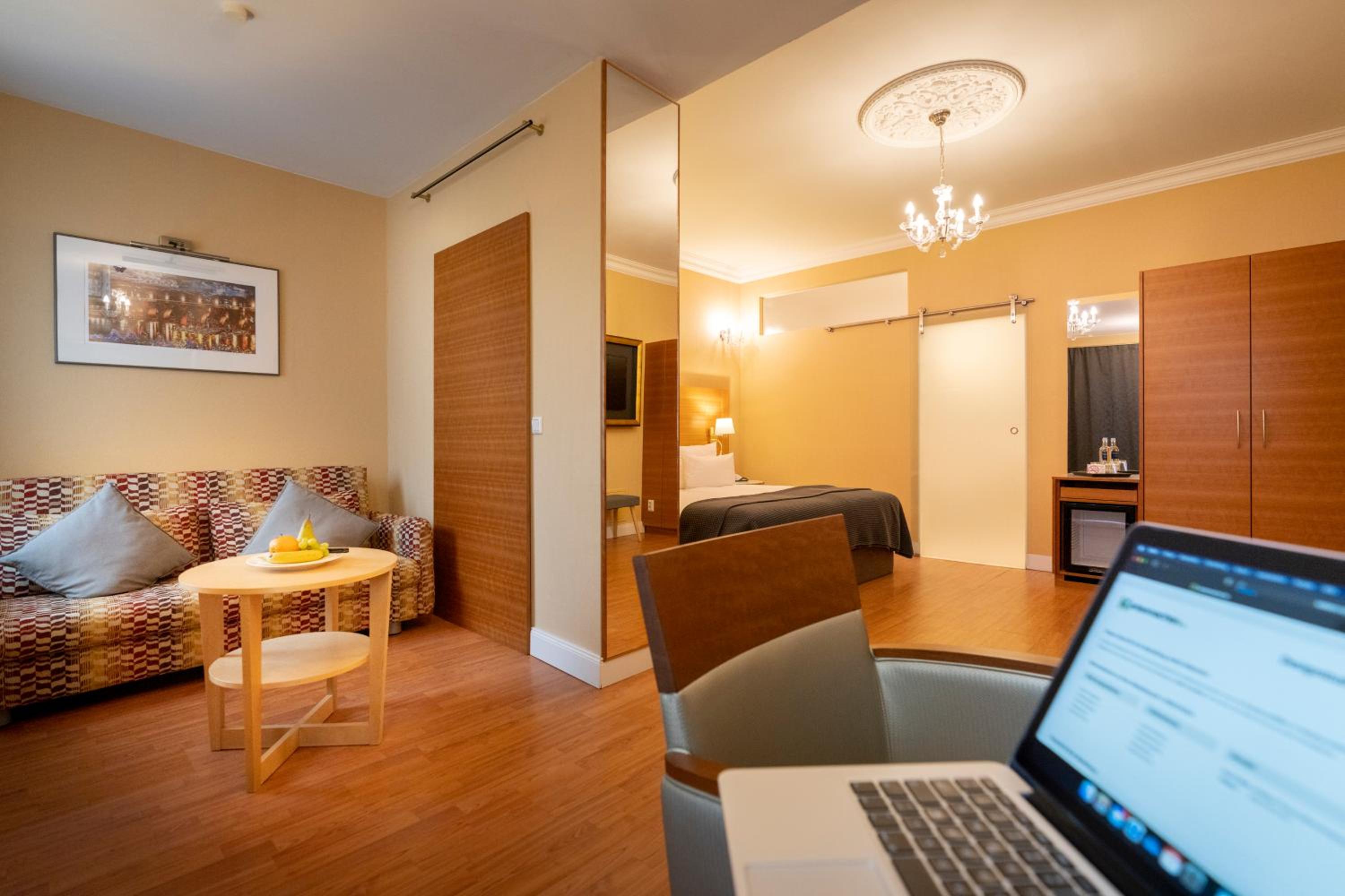 Deluxe Double or Twin Room - Photo 14
