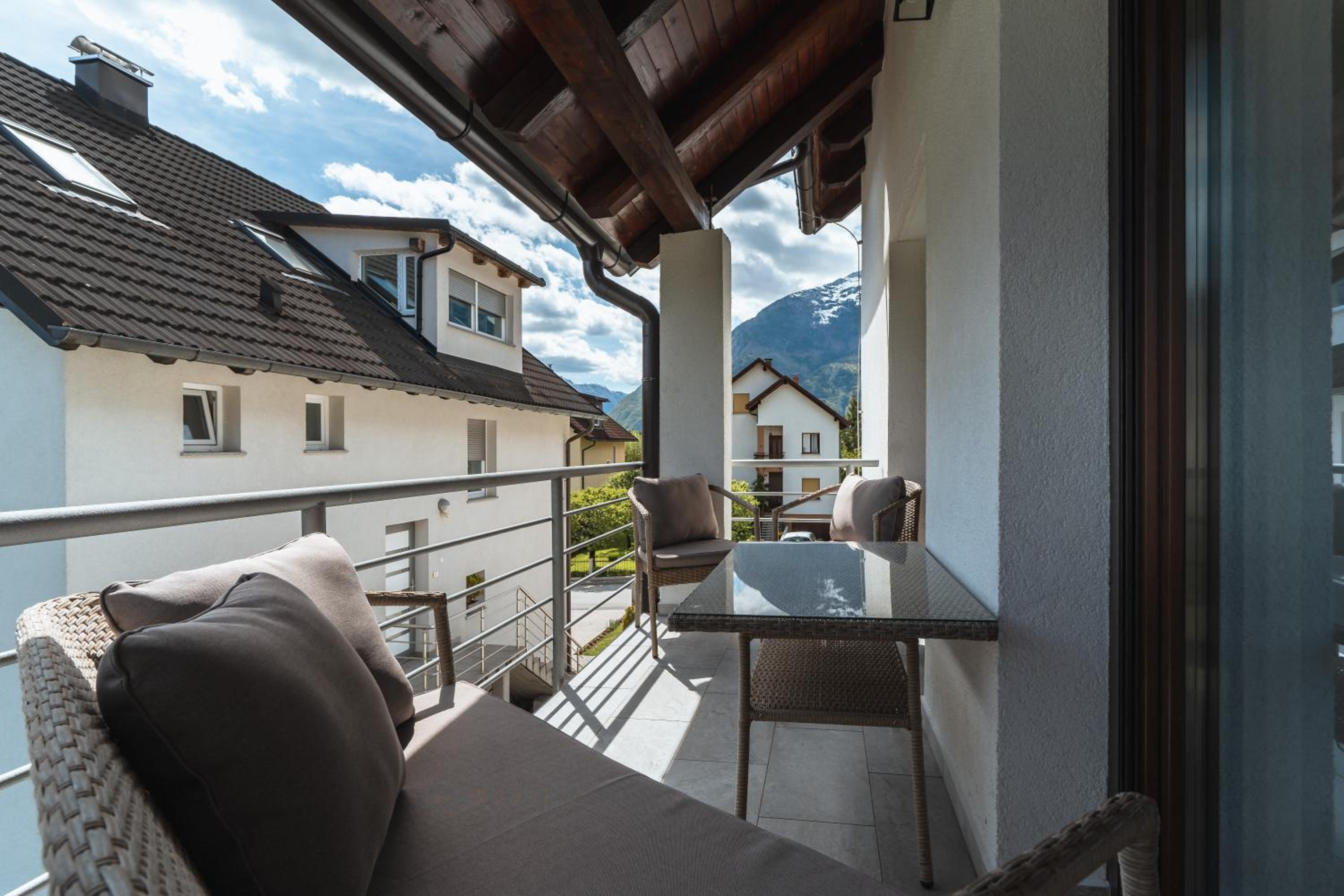 Apartment with Balcony - Photo 13