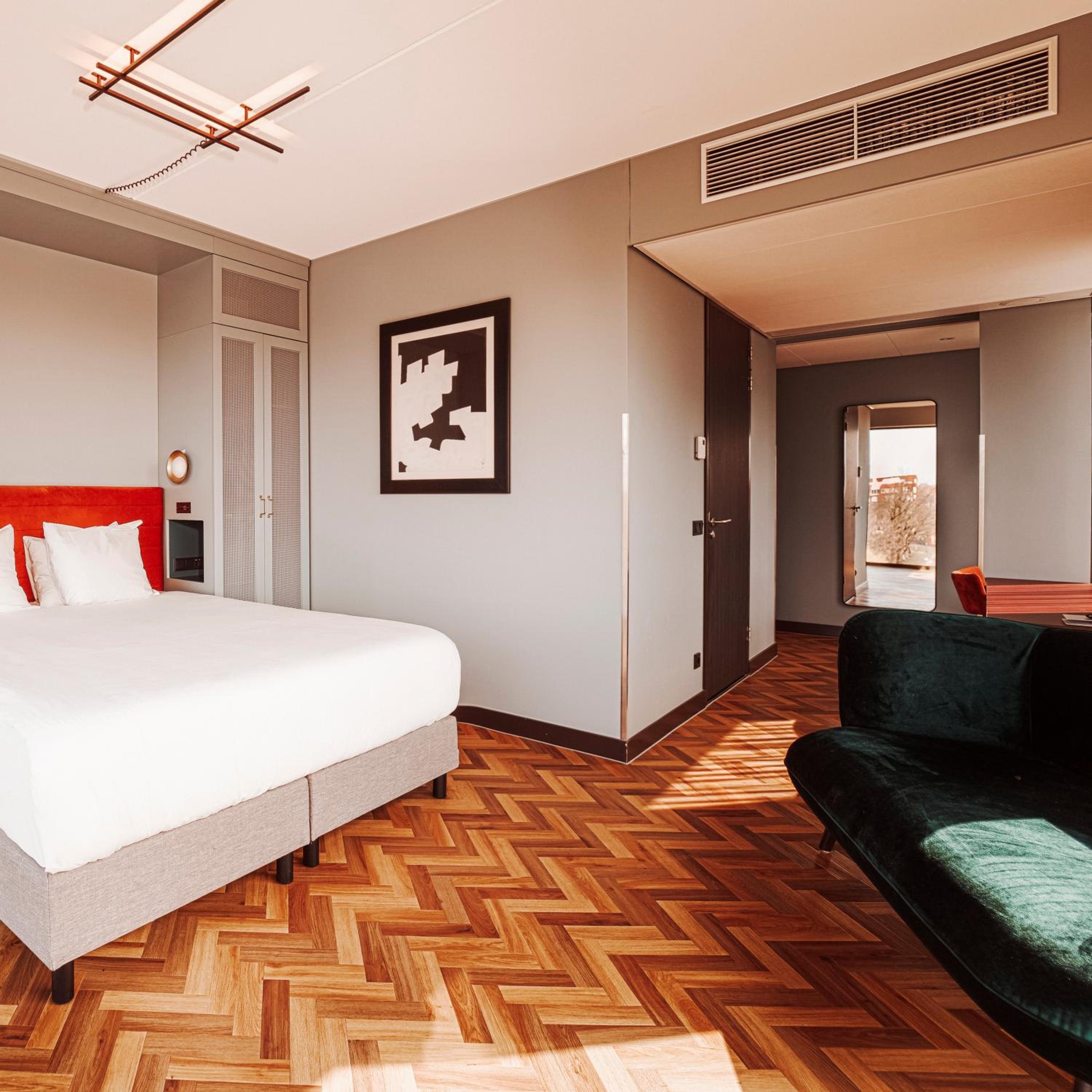 Premium Room - Photo 7