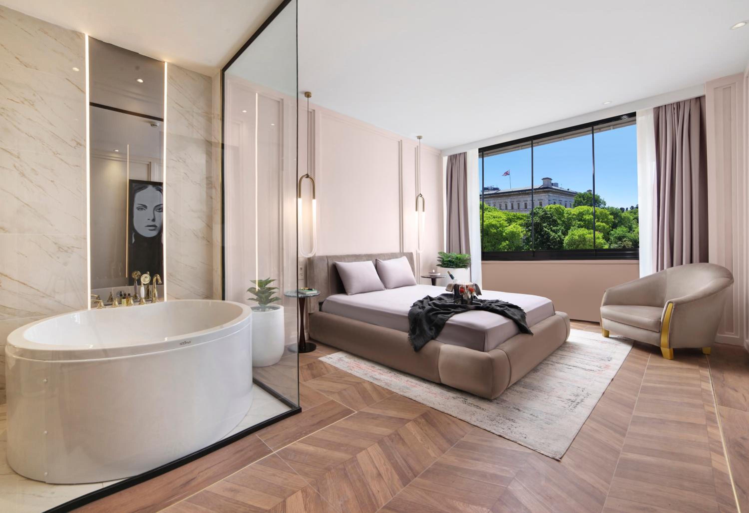 King Suite with Turkish Hammam and Bath Tub