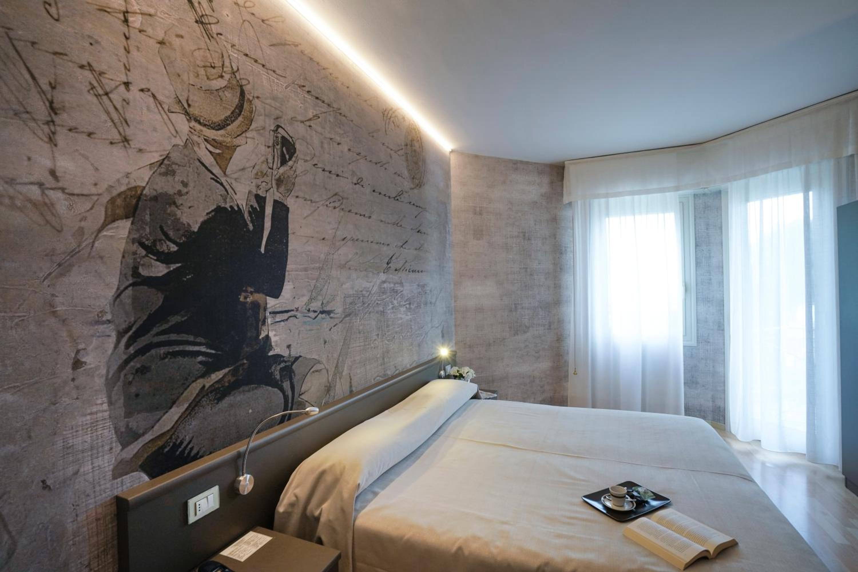 Triple Room with Balcony and Partial Sea View - Photo 3