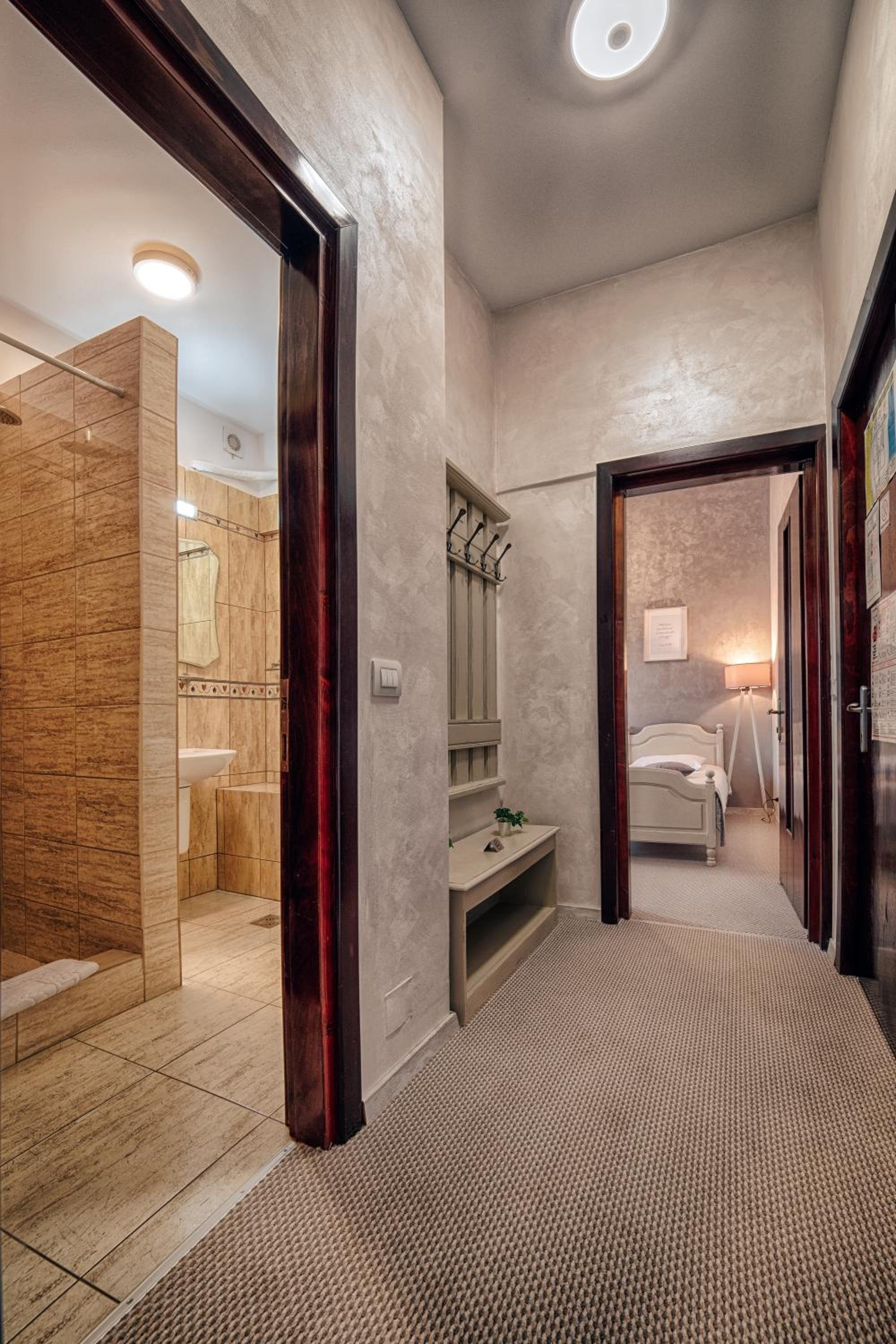 Suite - Photo 4