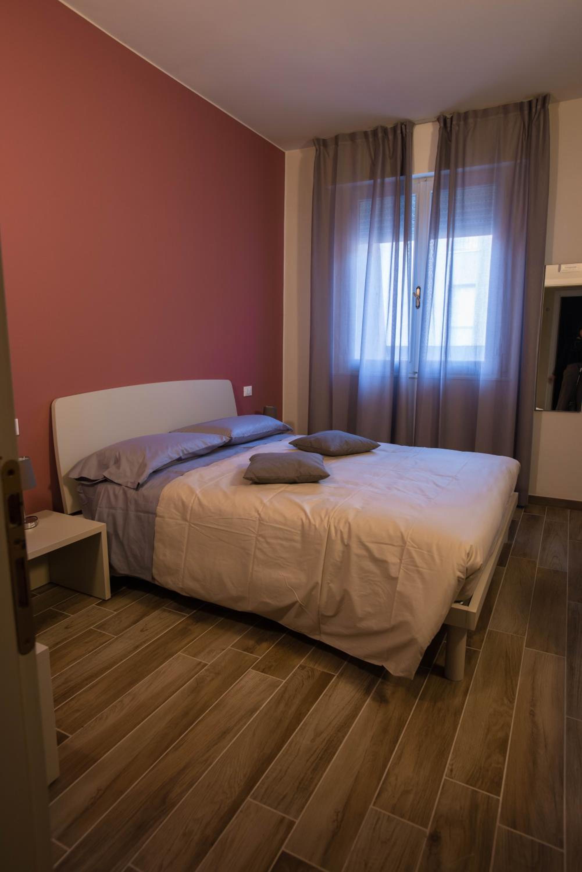 Double Room - Photo 3
