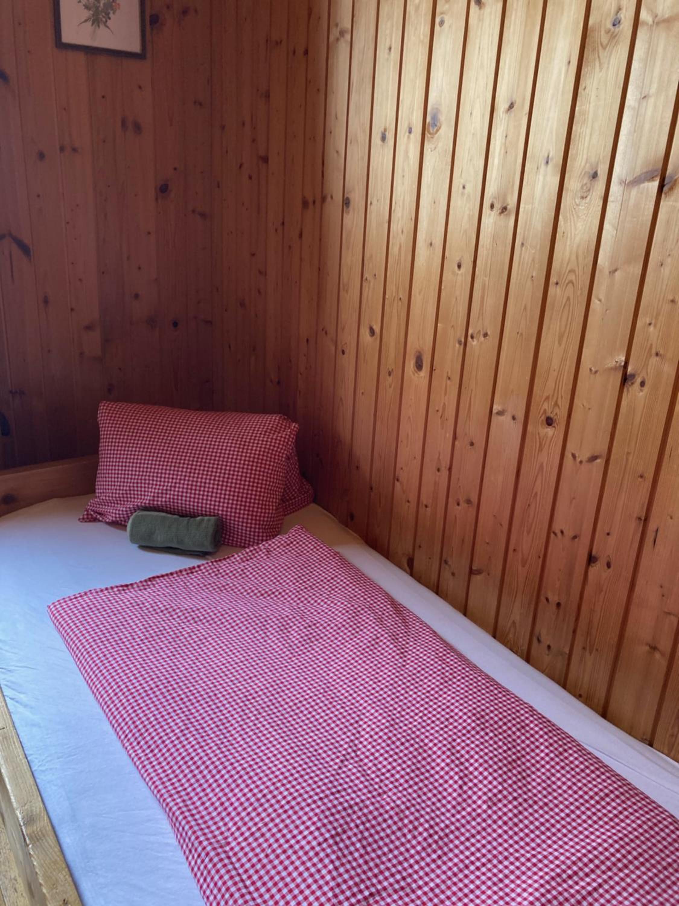 Quintuple Room with Shared Bathroom (Pets Allowed) photo 3
