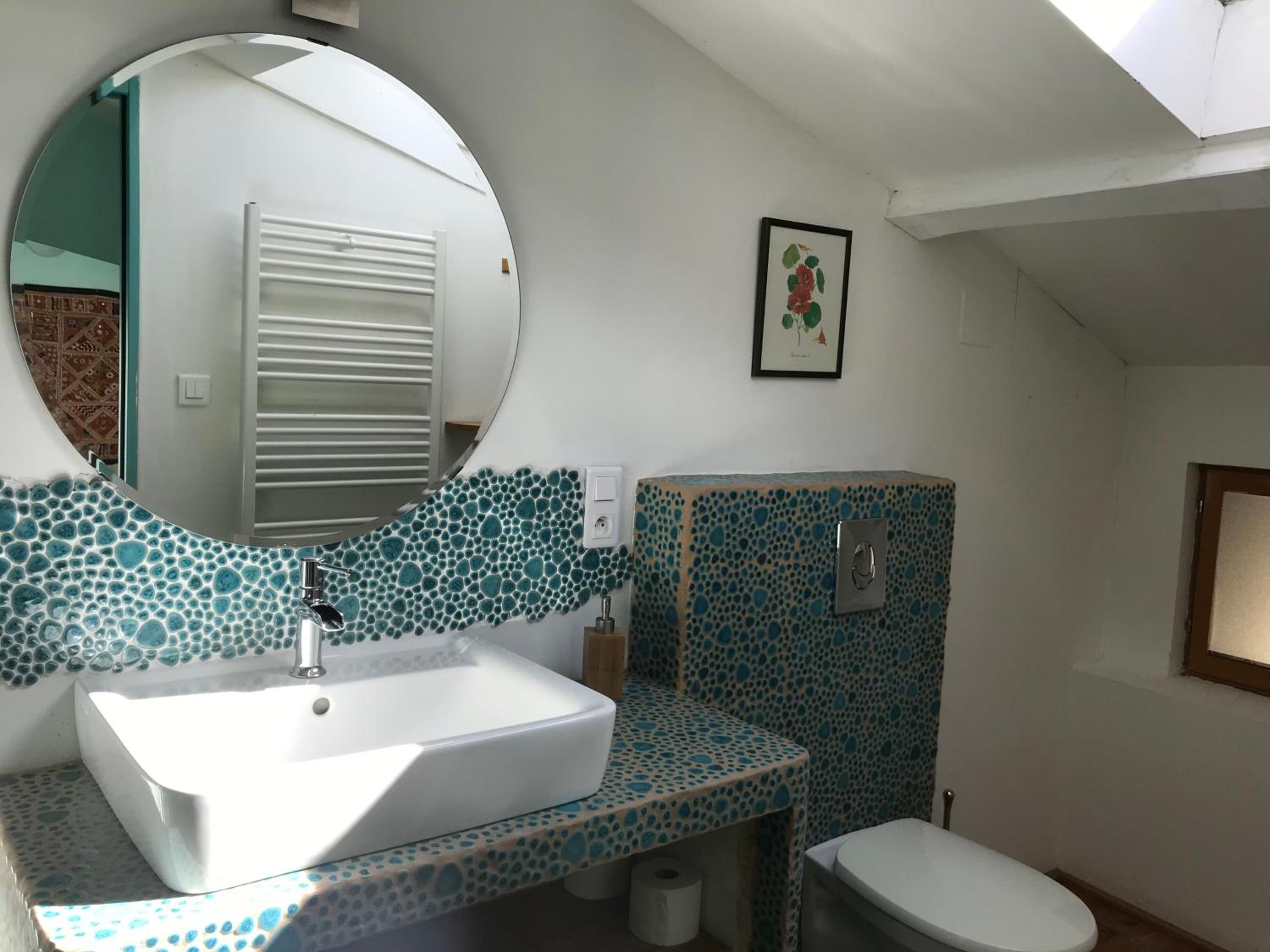 Two-Bedroom Suite with Private Bathroom photo 2