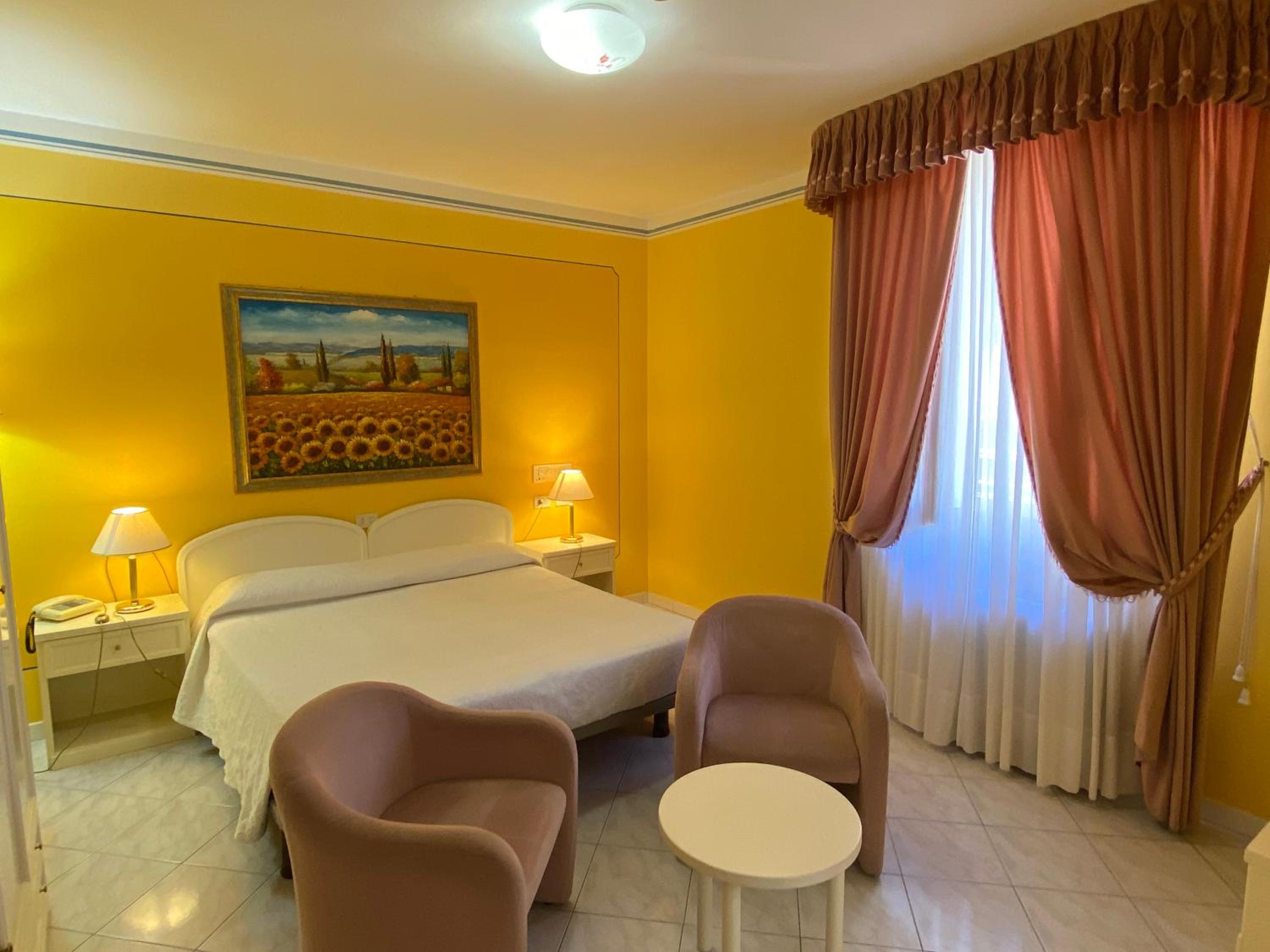 Deluxe Double or Twin Room with Lake View photo 1