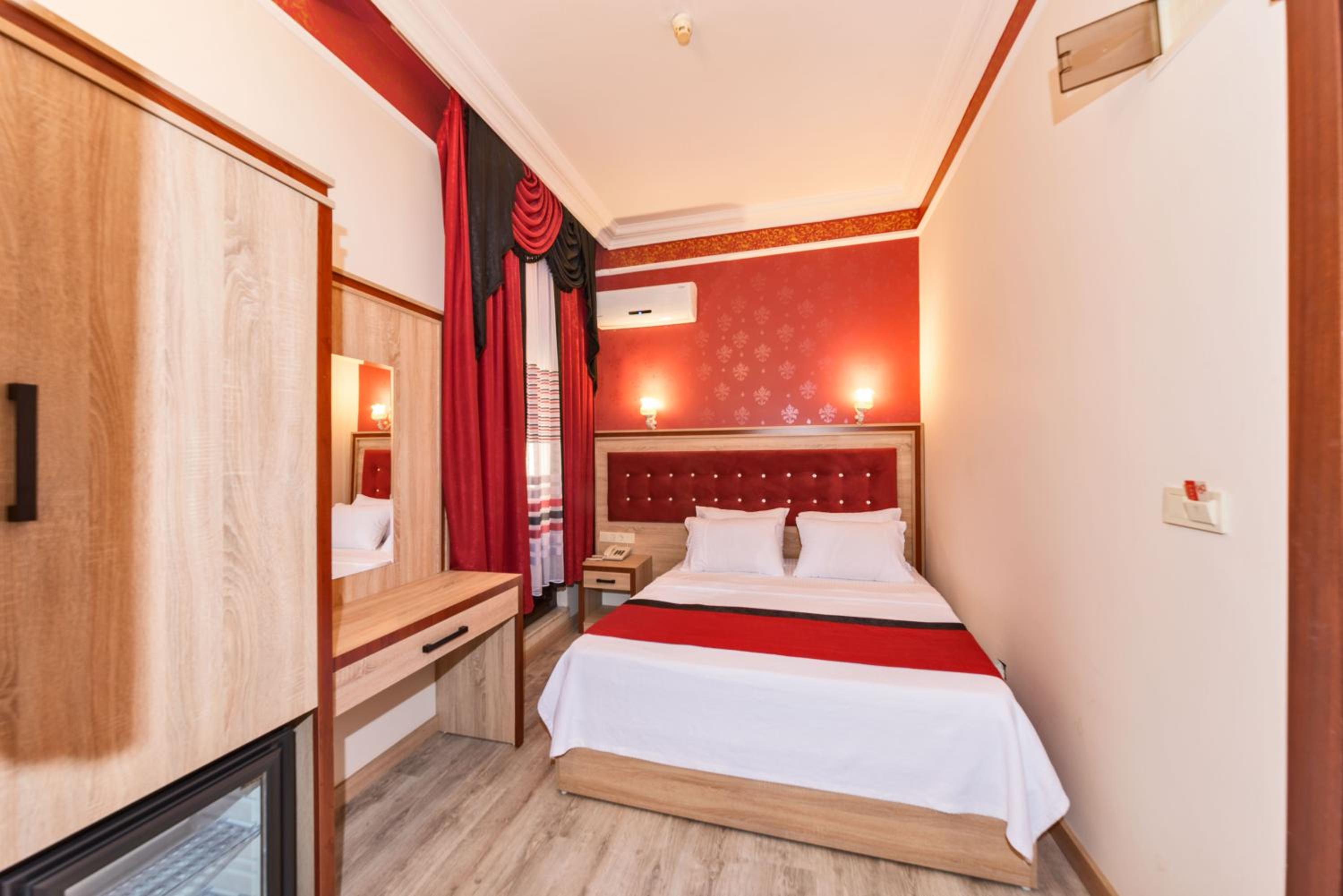 Economy Double Room photo 1
