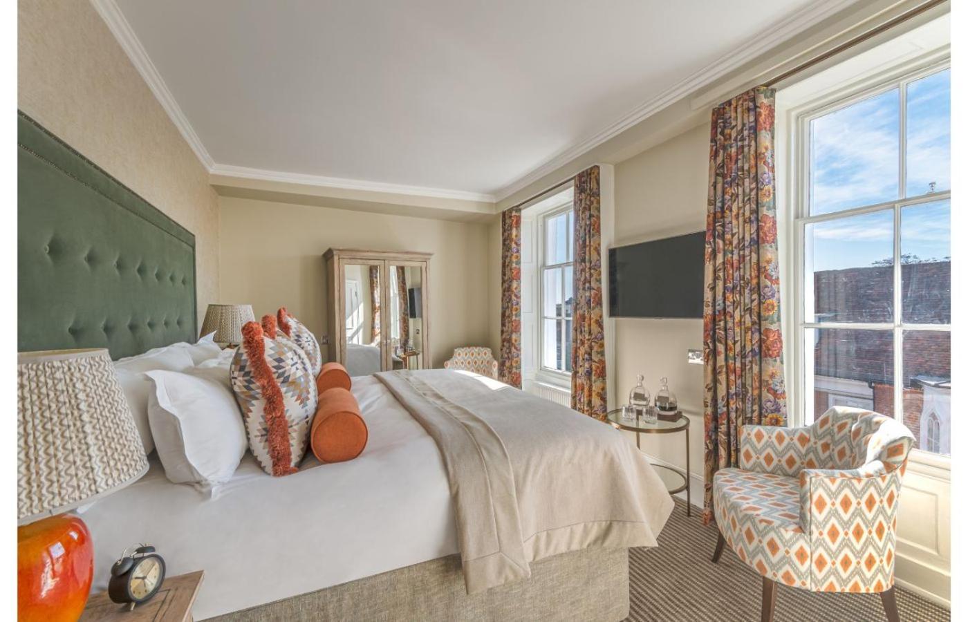 Deluxe King Room photo 1