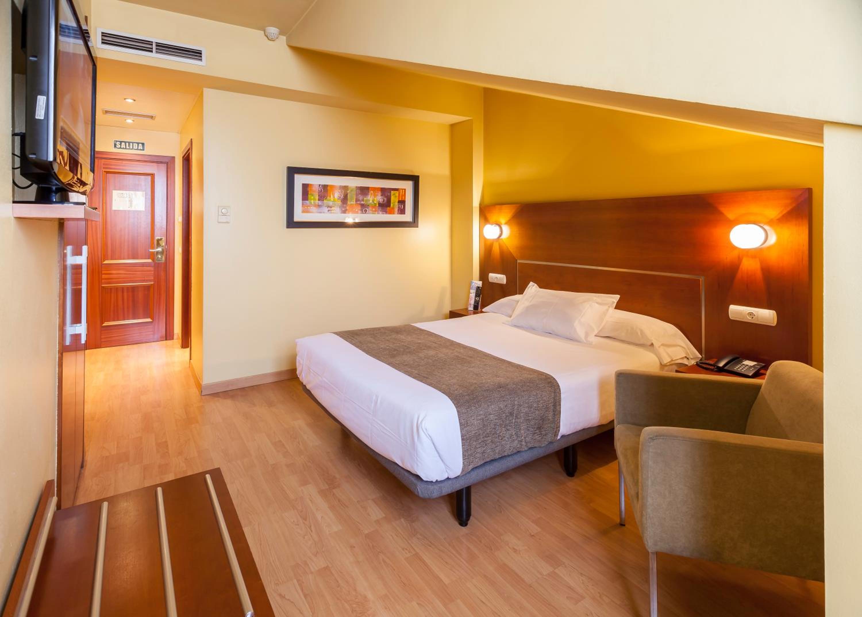 Double Room - Photo 4