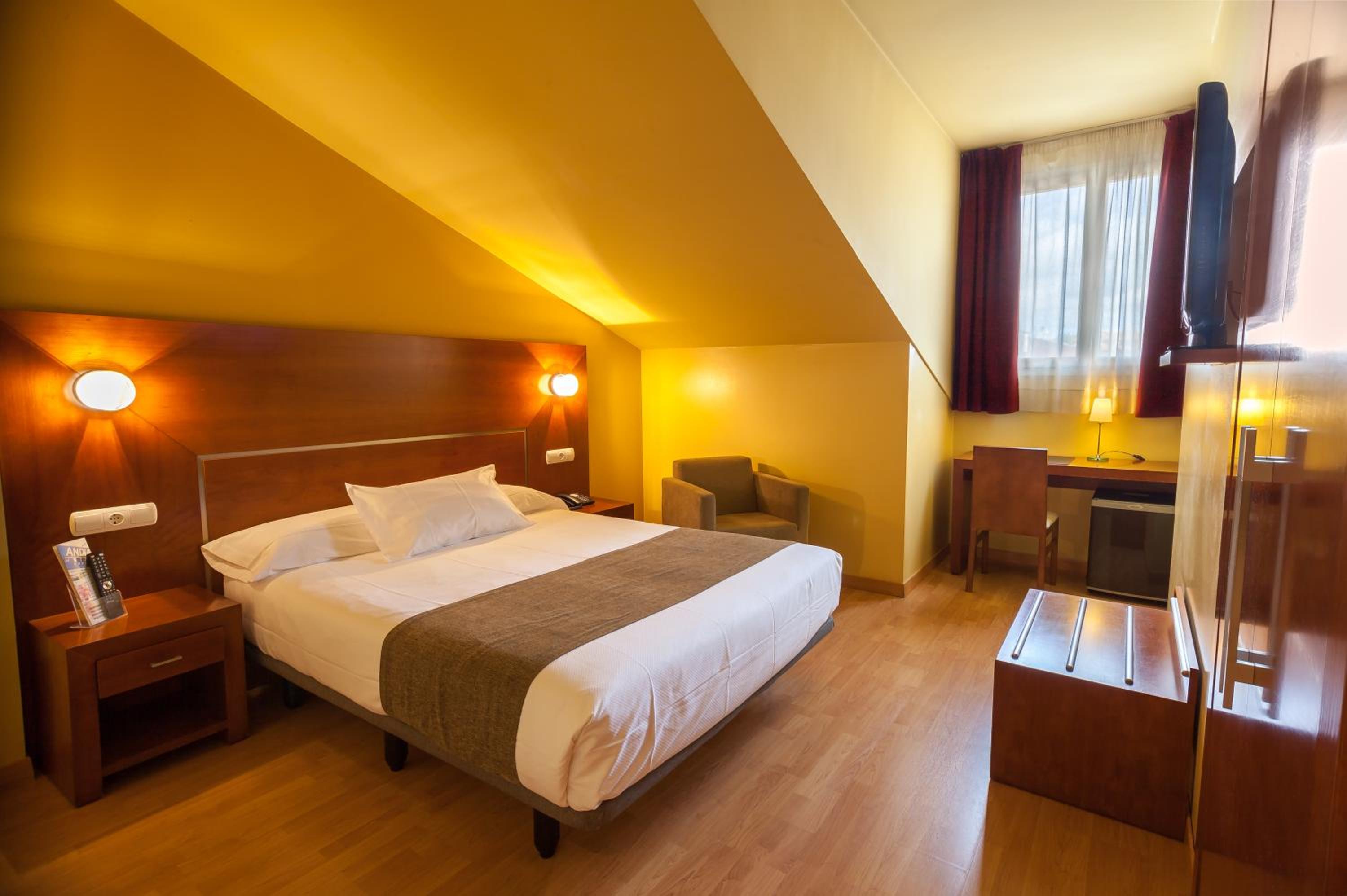 Double Room - Photo 1