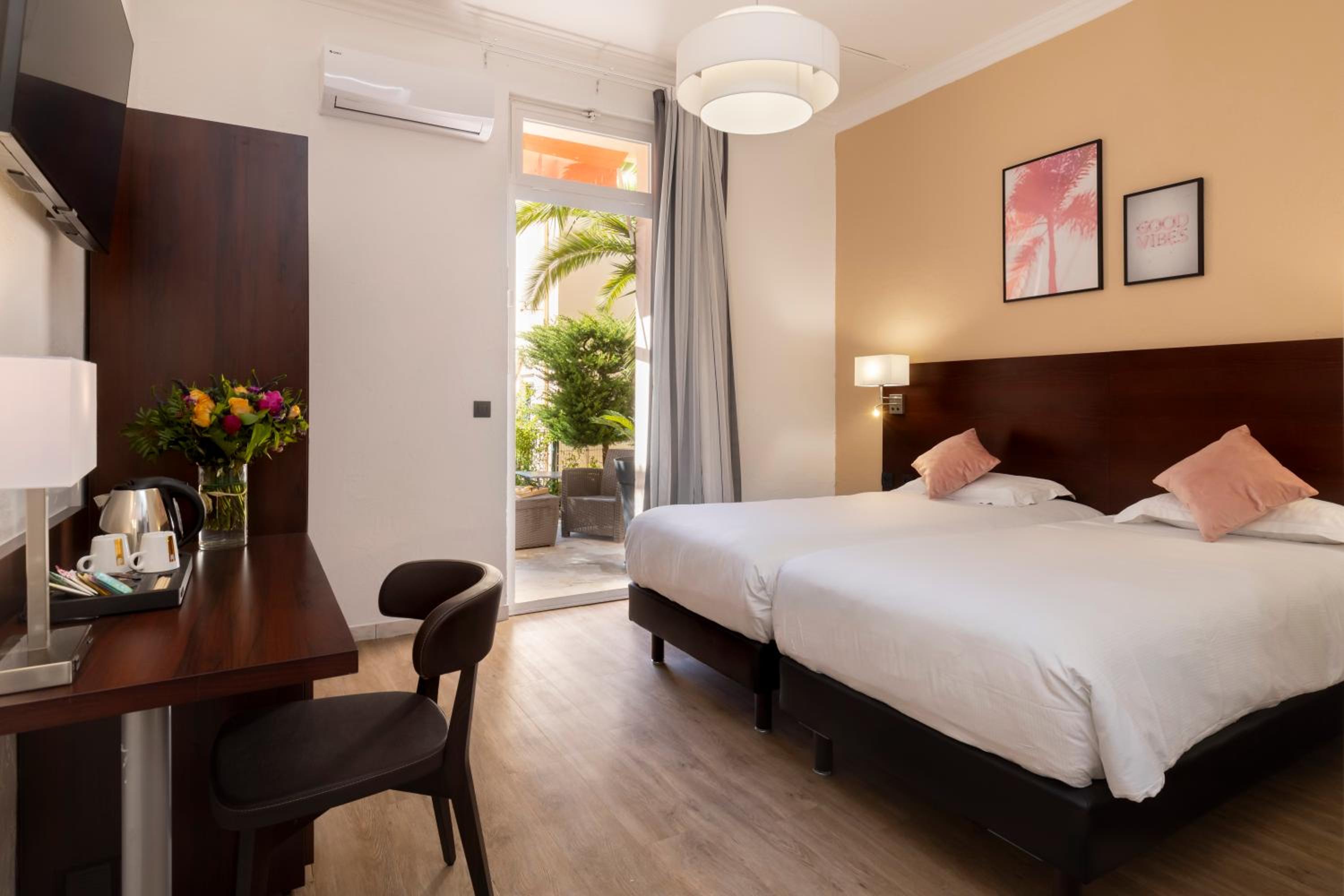 Superior Double Or Twin Room - Photo 10