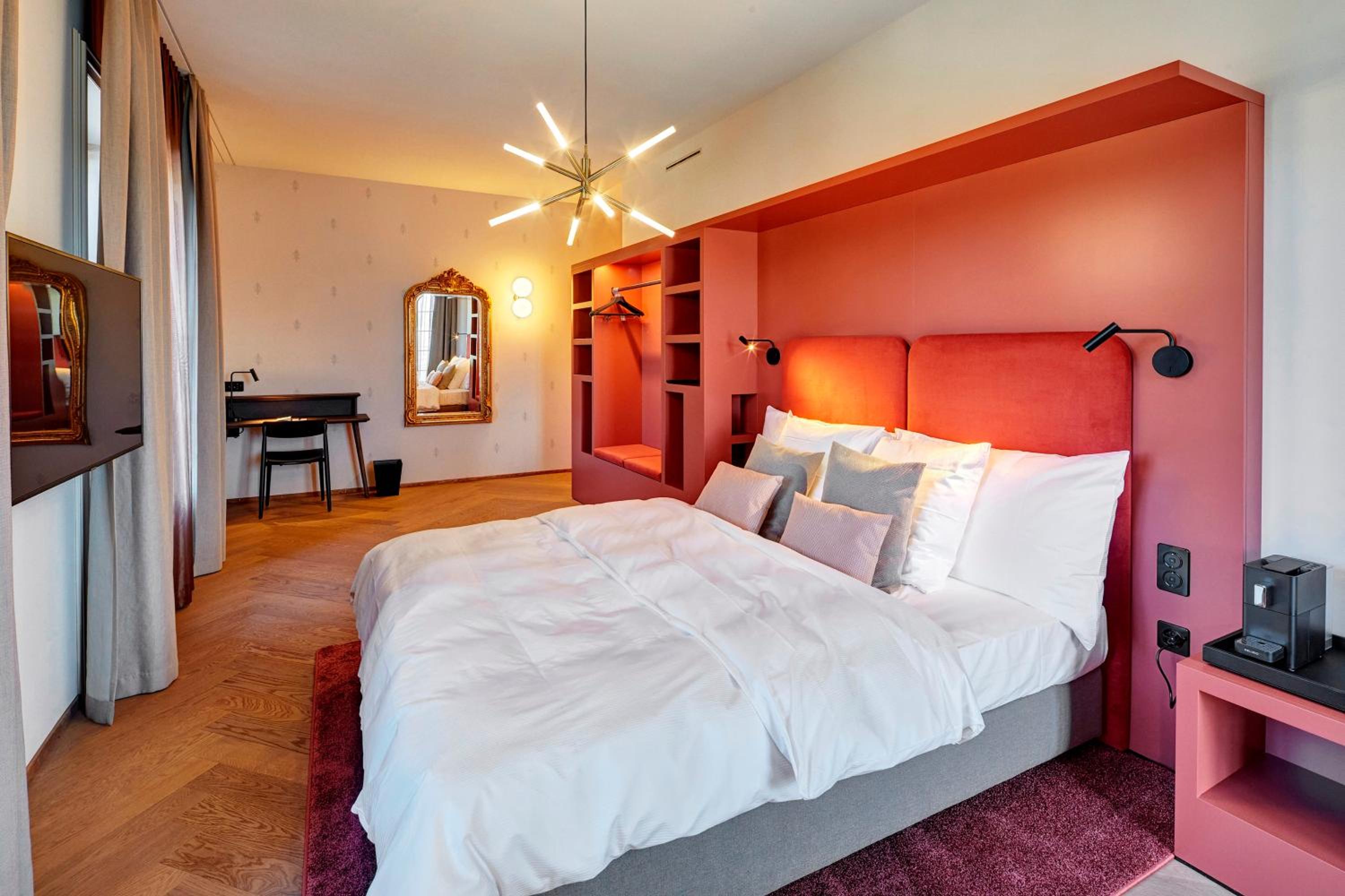 Junior Suite with Terrace and Lake View - Photo 3