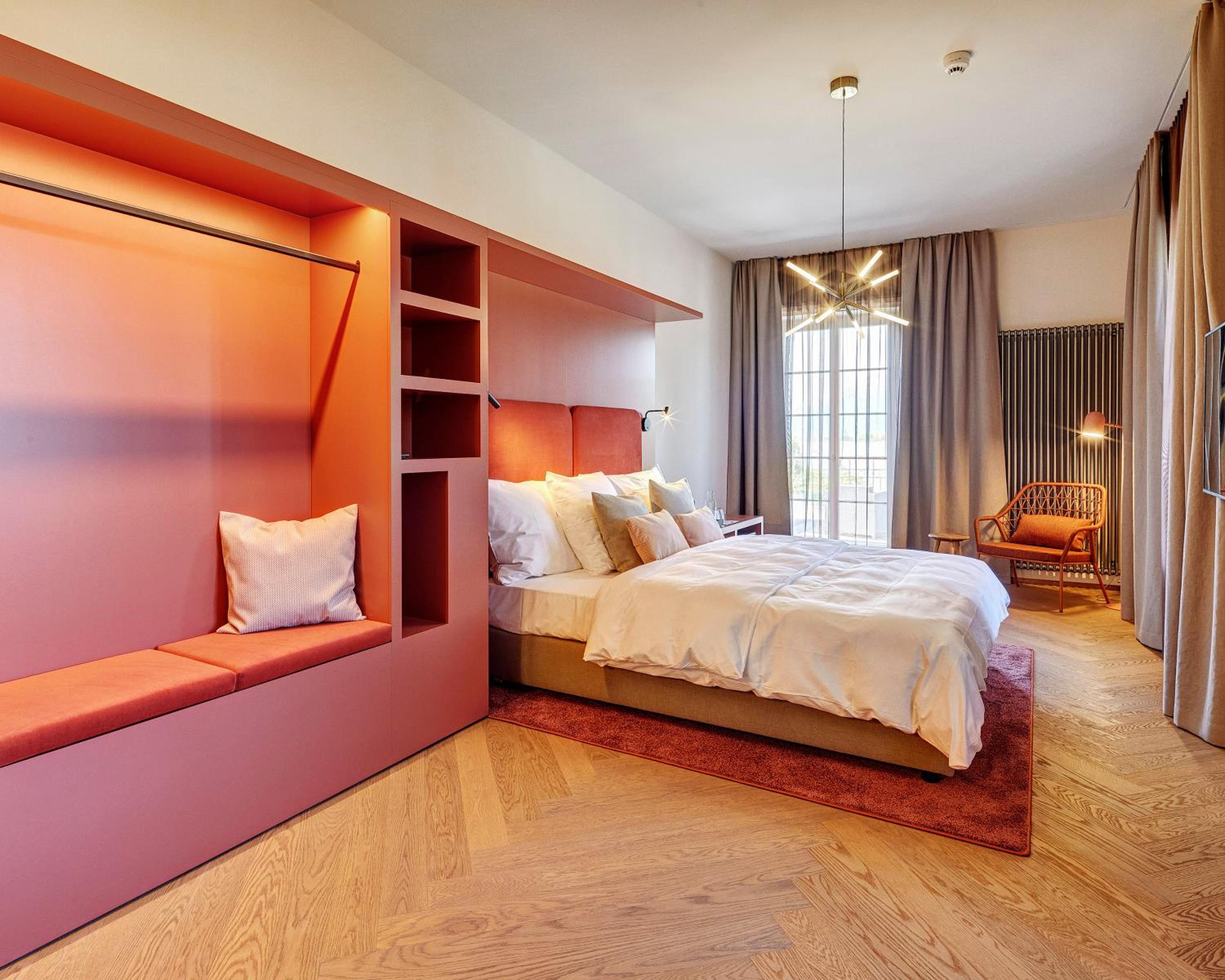 Junior Suite with Terrace and Lake View - Photo 2