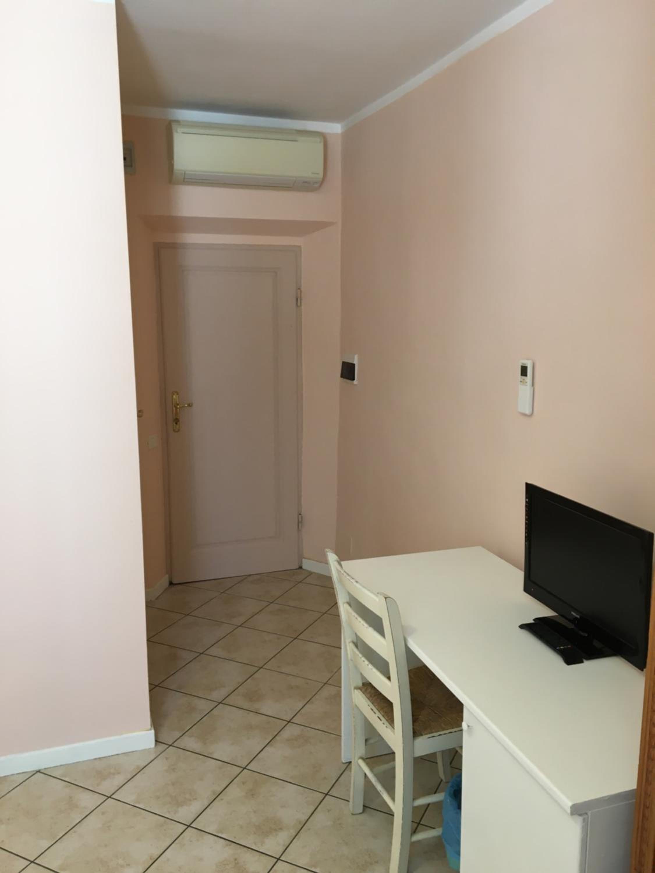 Large Double Room photo 2