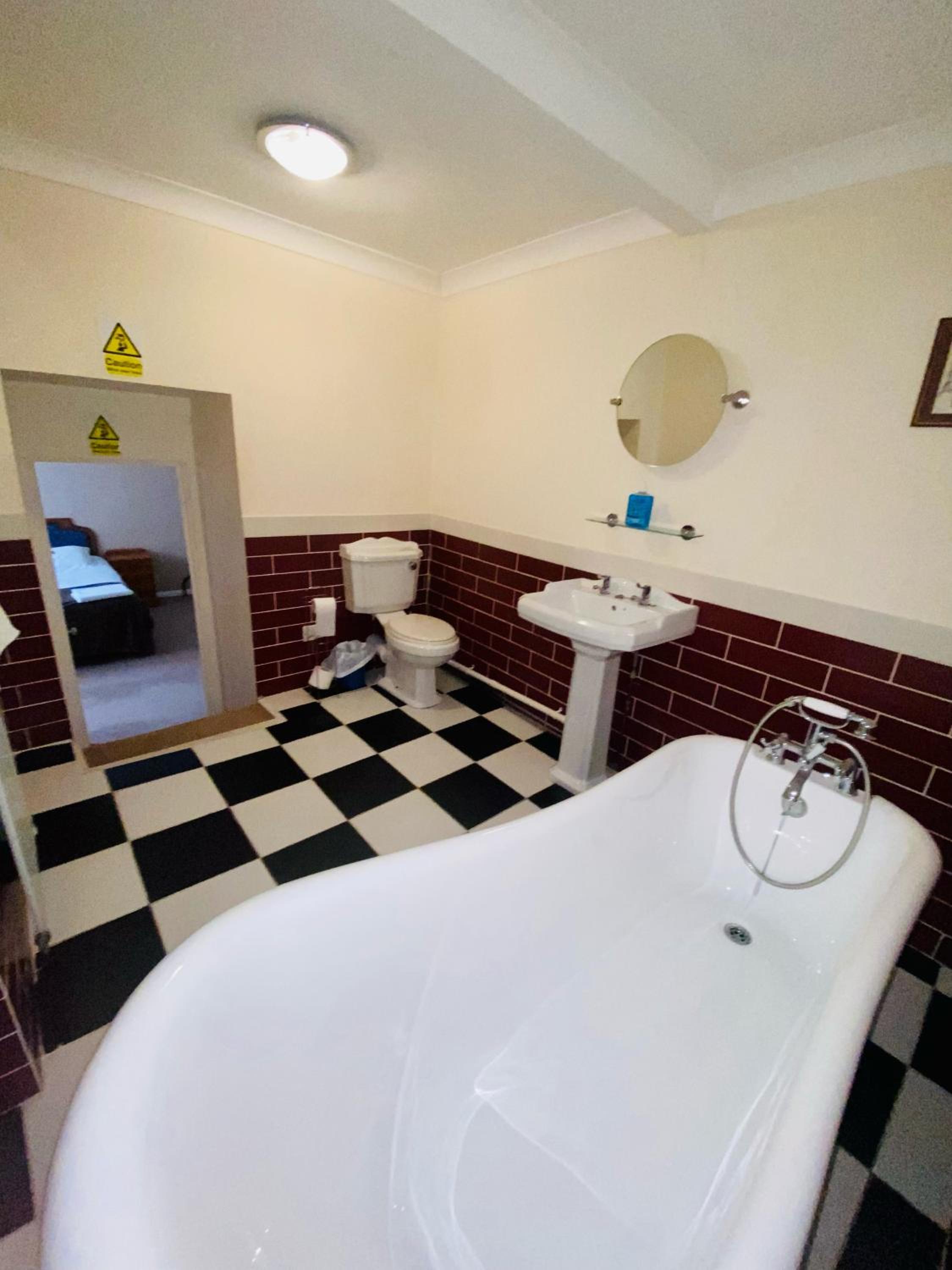 Deluxe King Suite - Photo 4