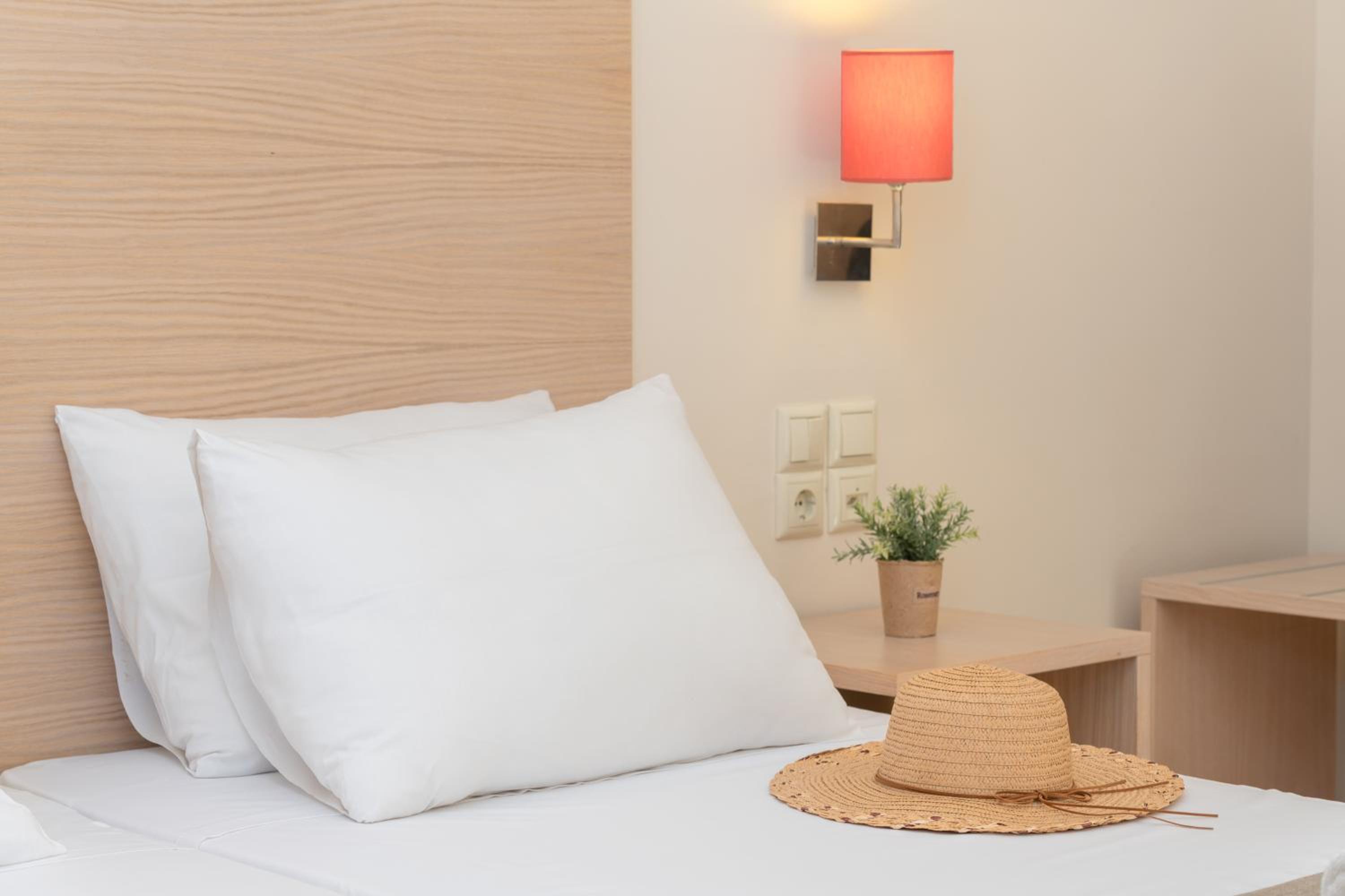 Superior Double Room with Sea View - Photo 5