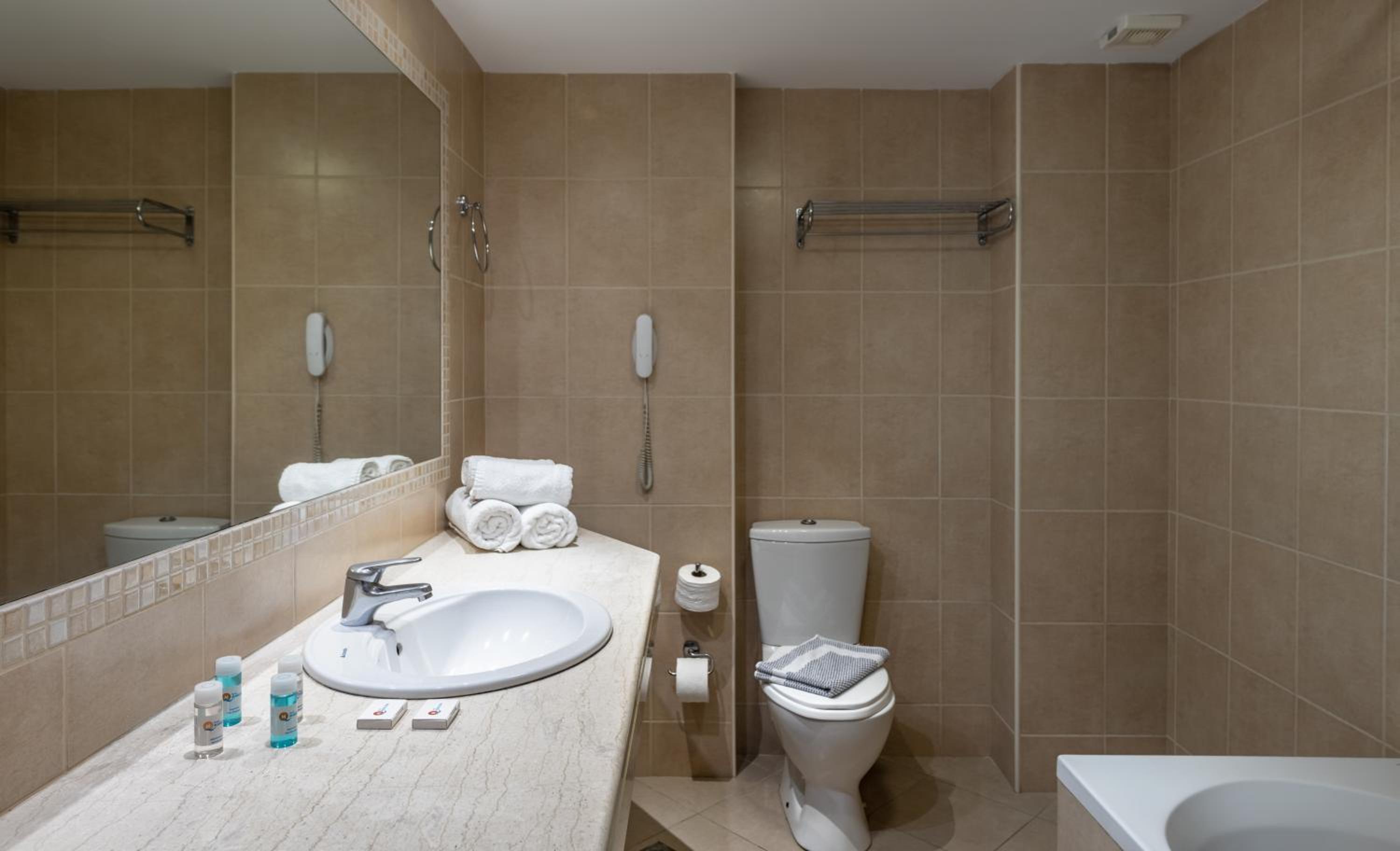 Superior Double Room with Sea View - Photo 4