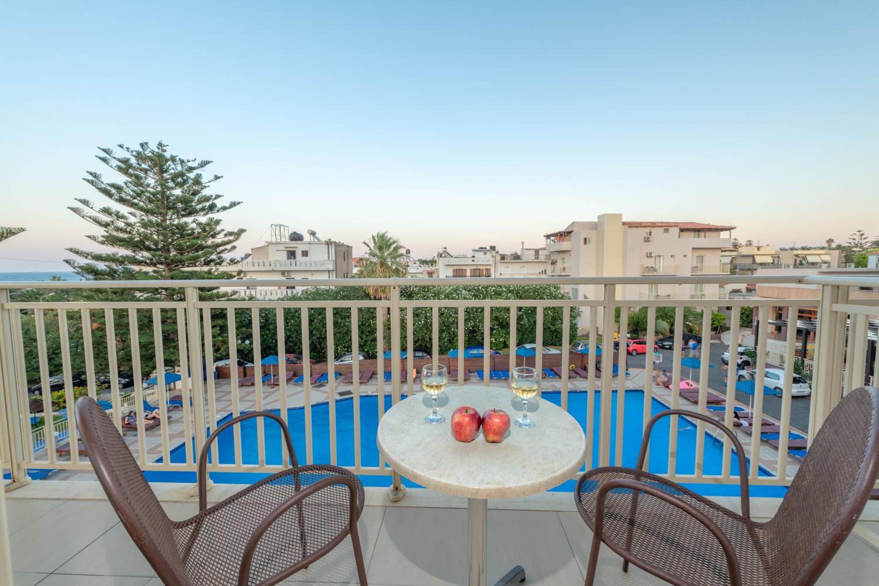 Family Two Bedroom Room with Garden View