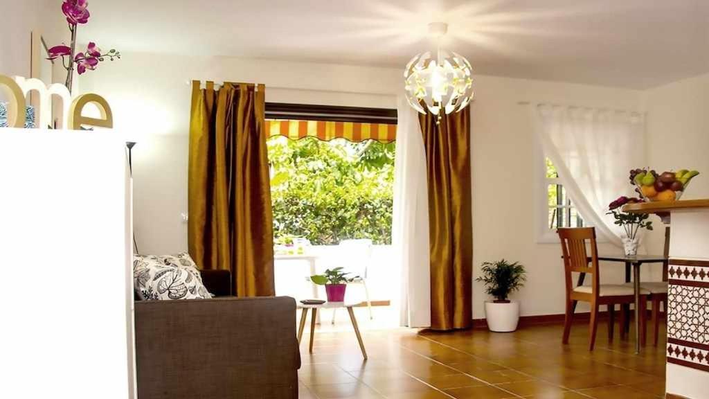 Apartamento con vista a la piscina