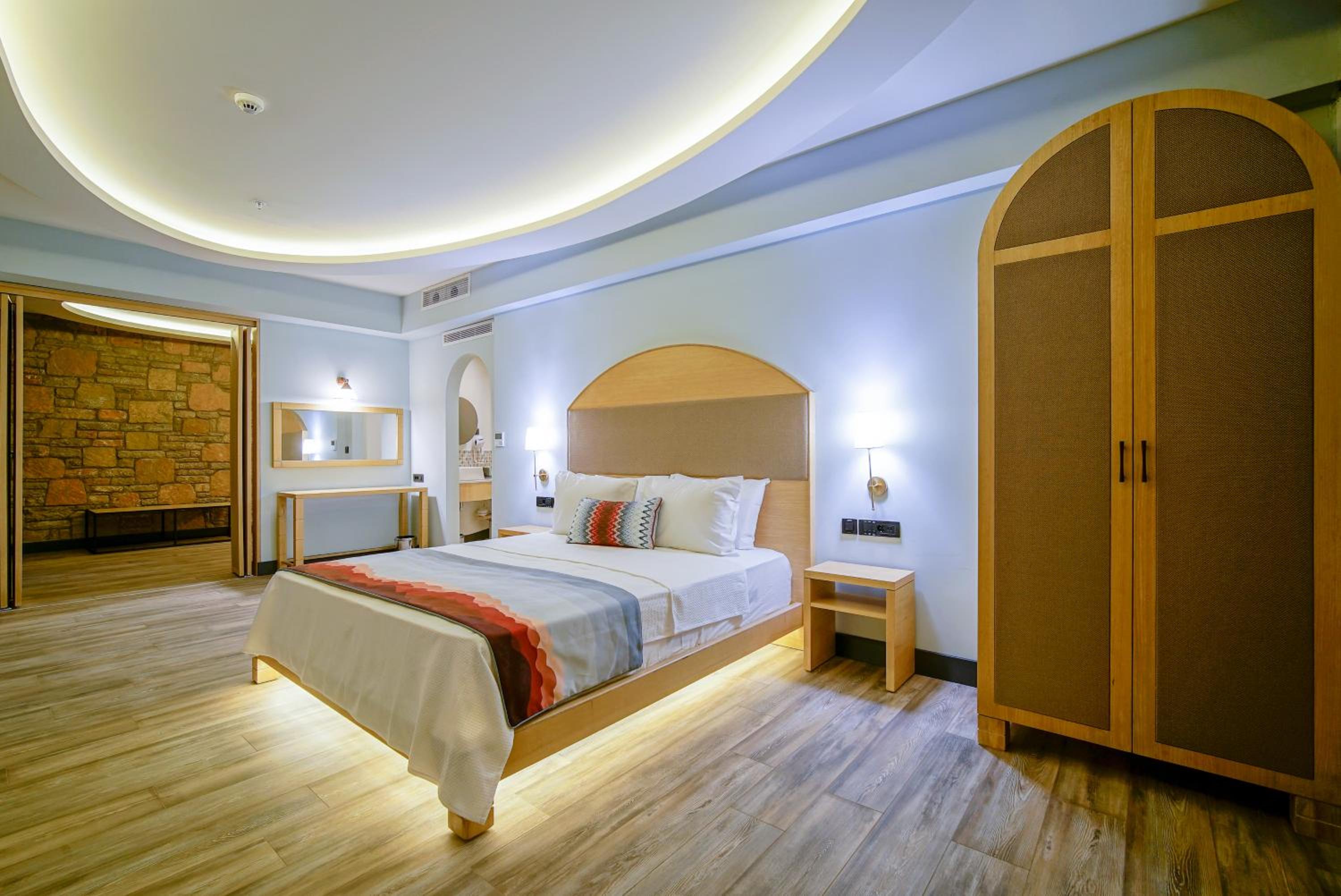 Suite with Terrace - Photo 3